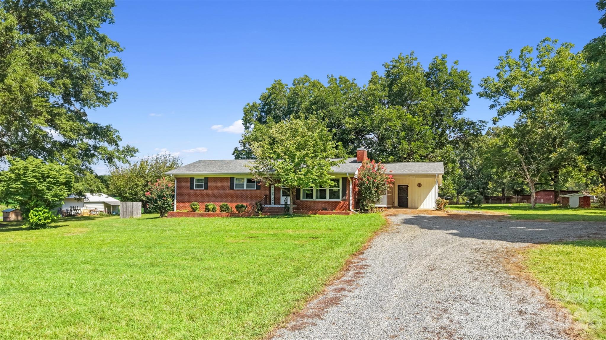 37631 Saw Mill Road Property Photo 2