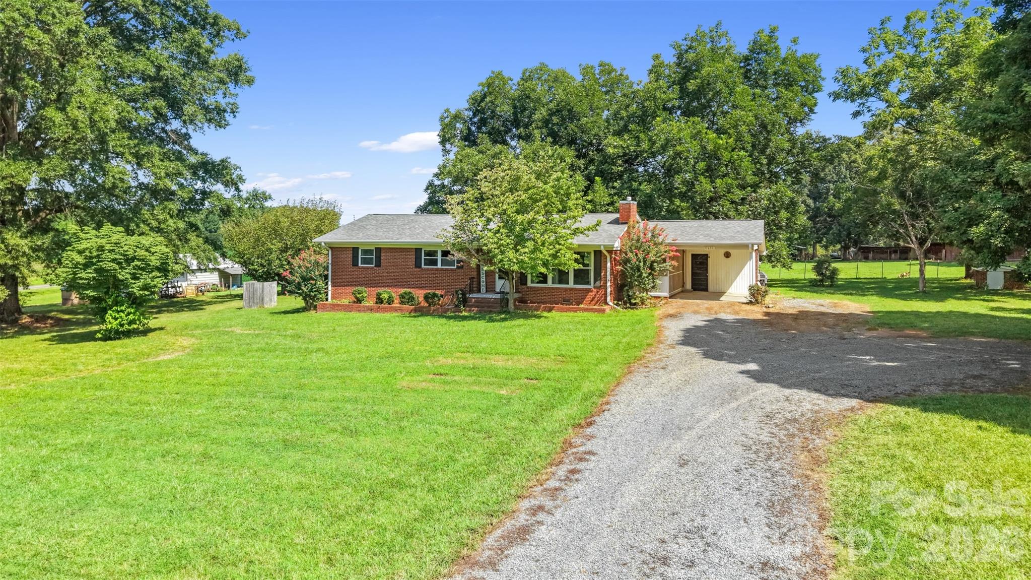 37631 Saw Mill Road Property Photo 3