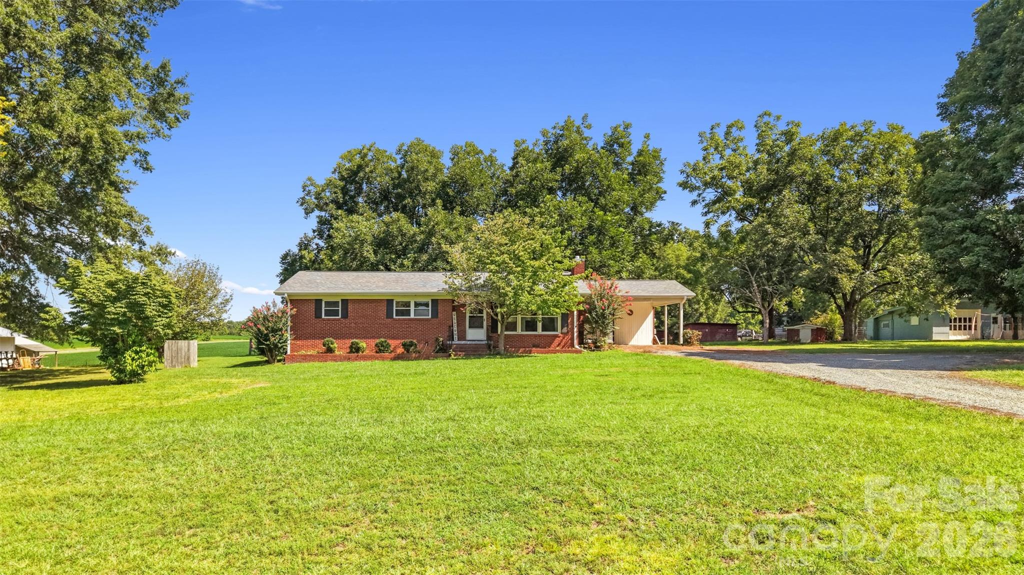 37631 Saw Mill Road Property Photo 6