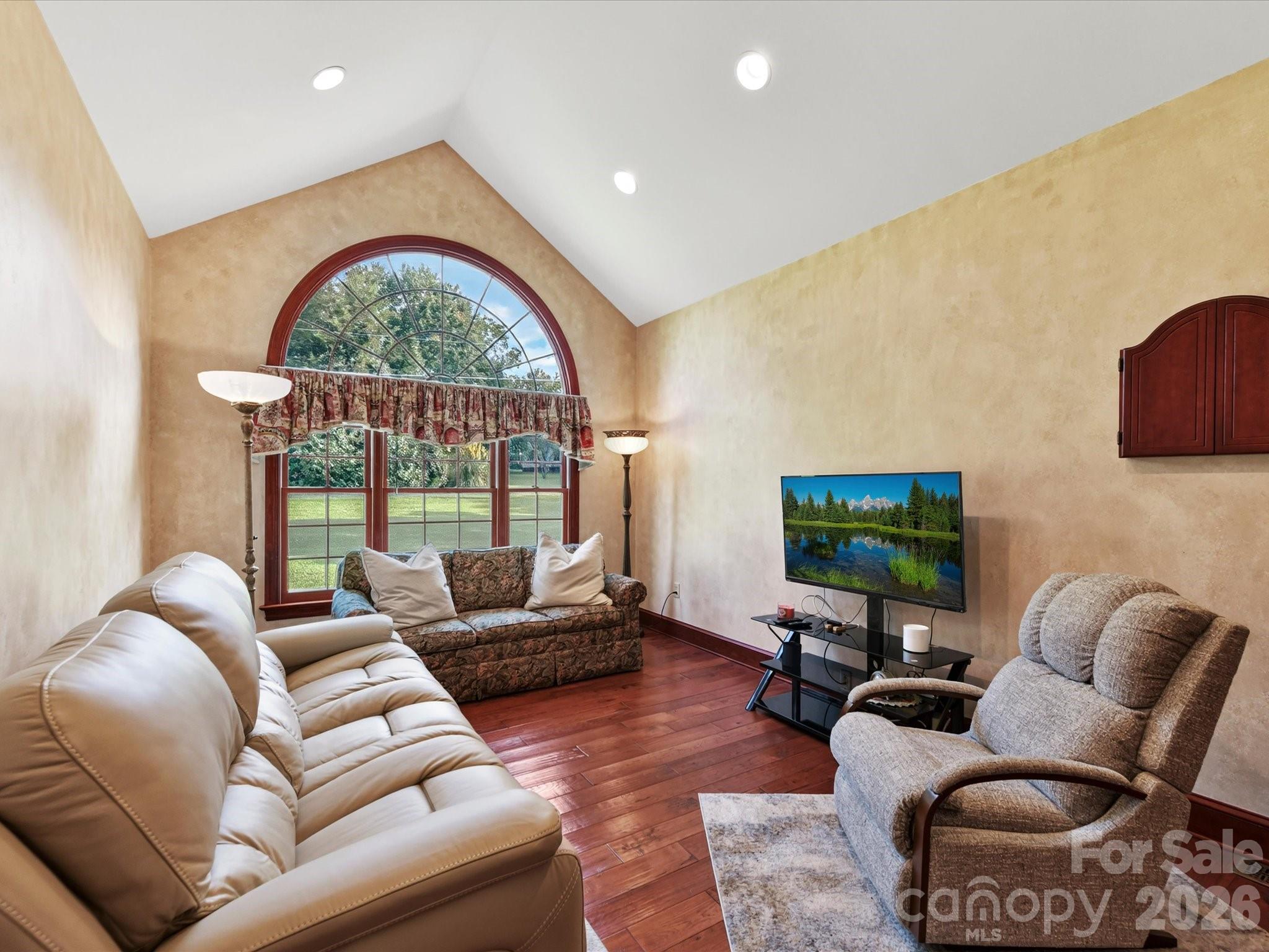 279 James Road Property Photo 33