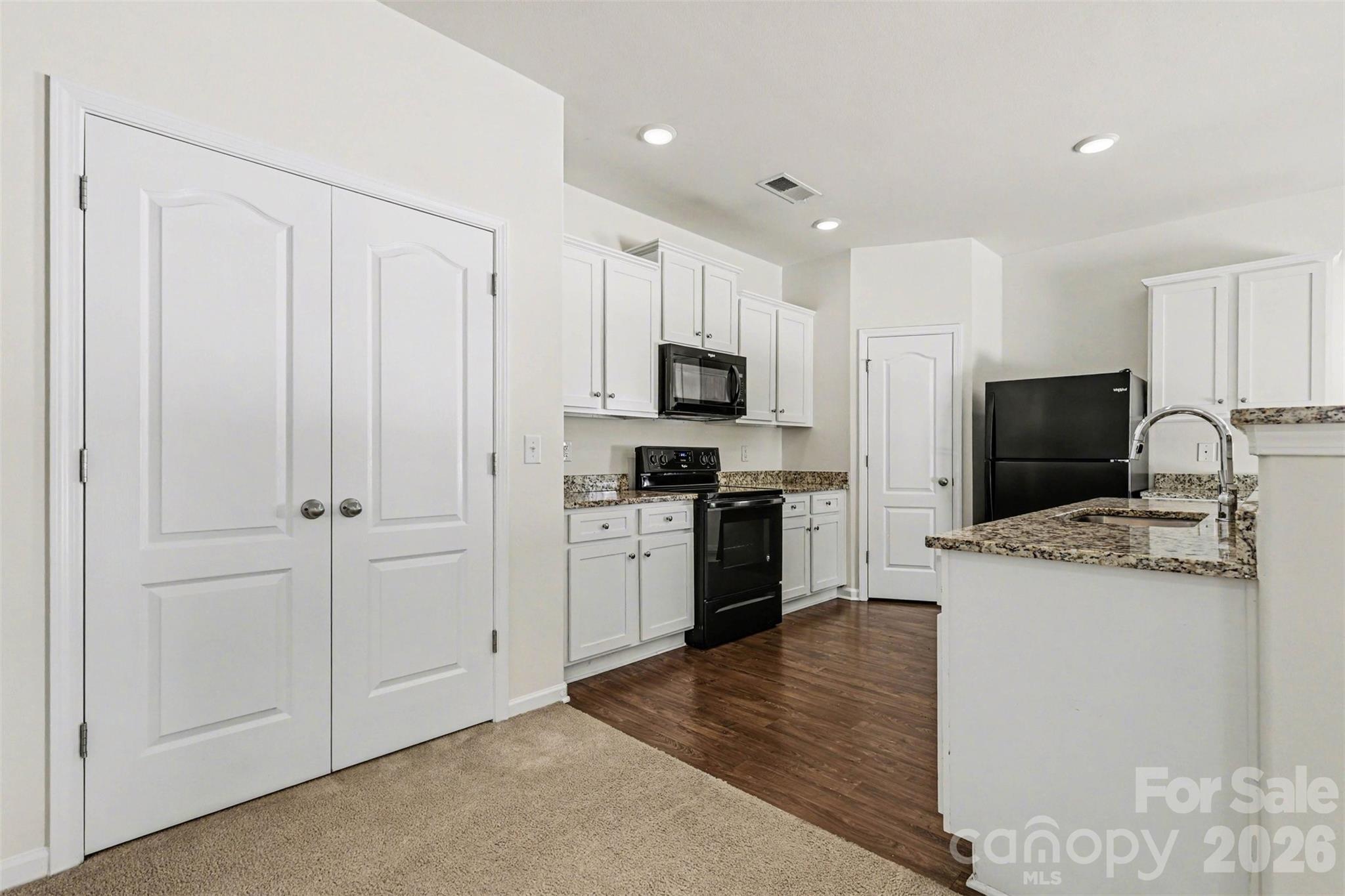 6414 Jerimoth Drive Property Photo 9