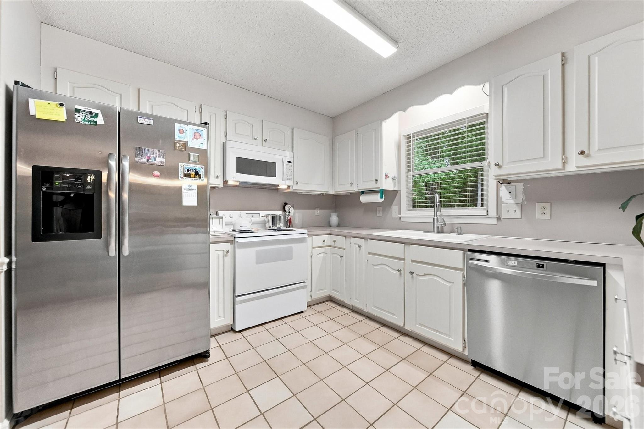 3933 Mattingly Drive Property Photo 6