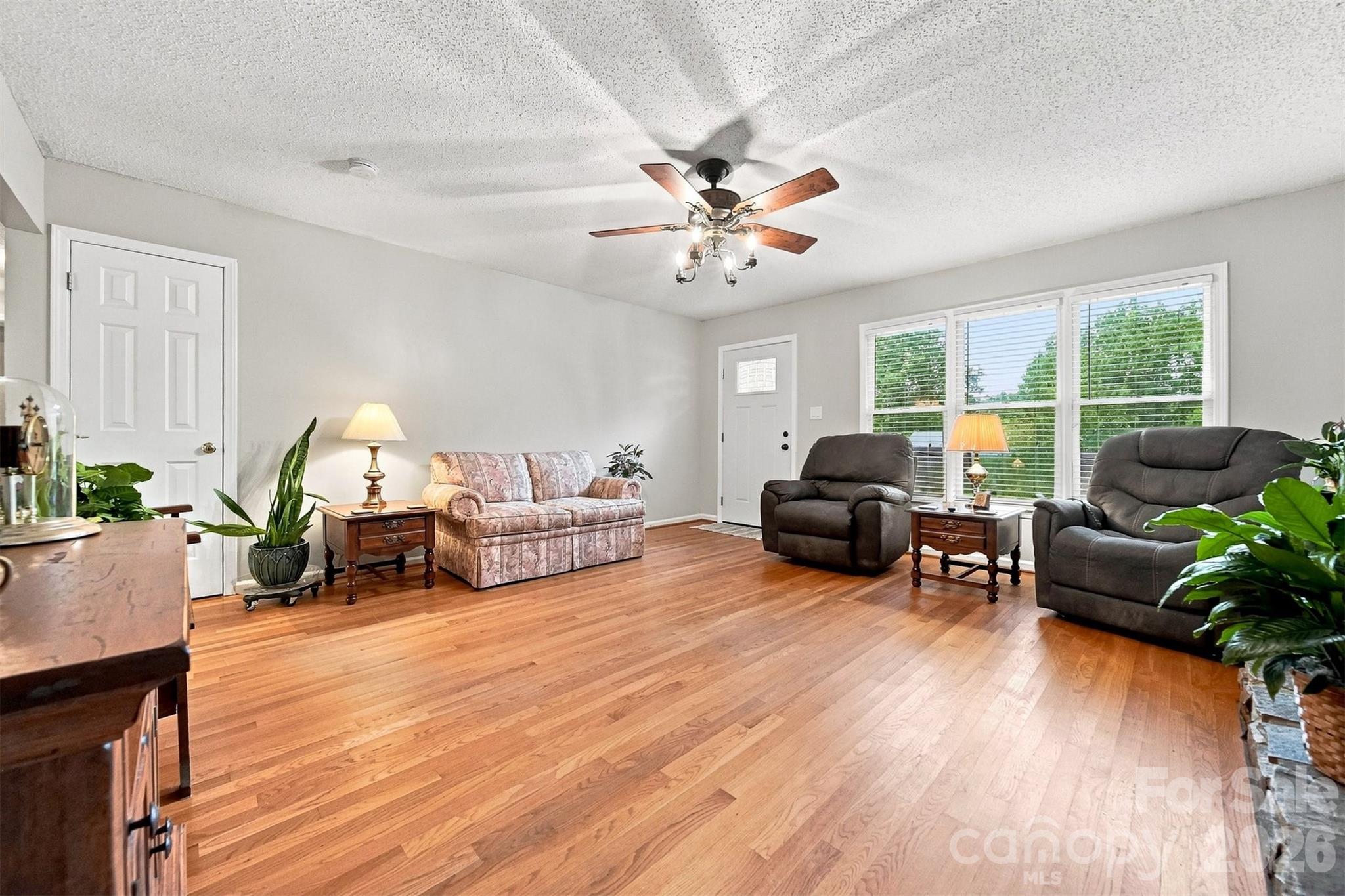 3933 Mattingly Drive Property Photo 8