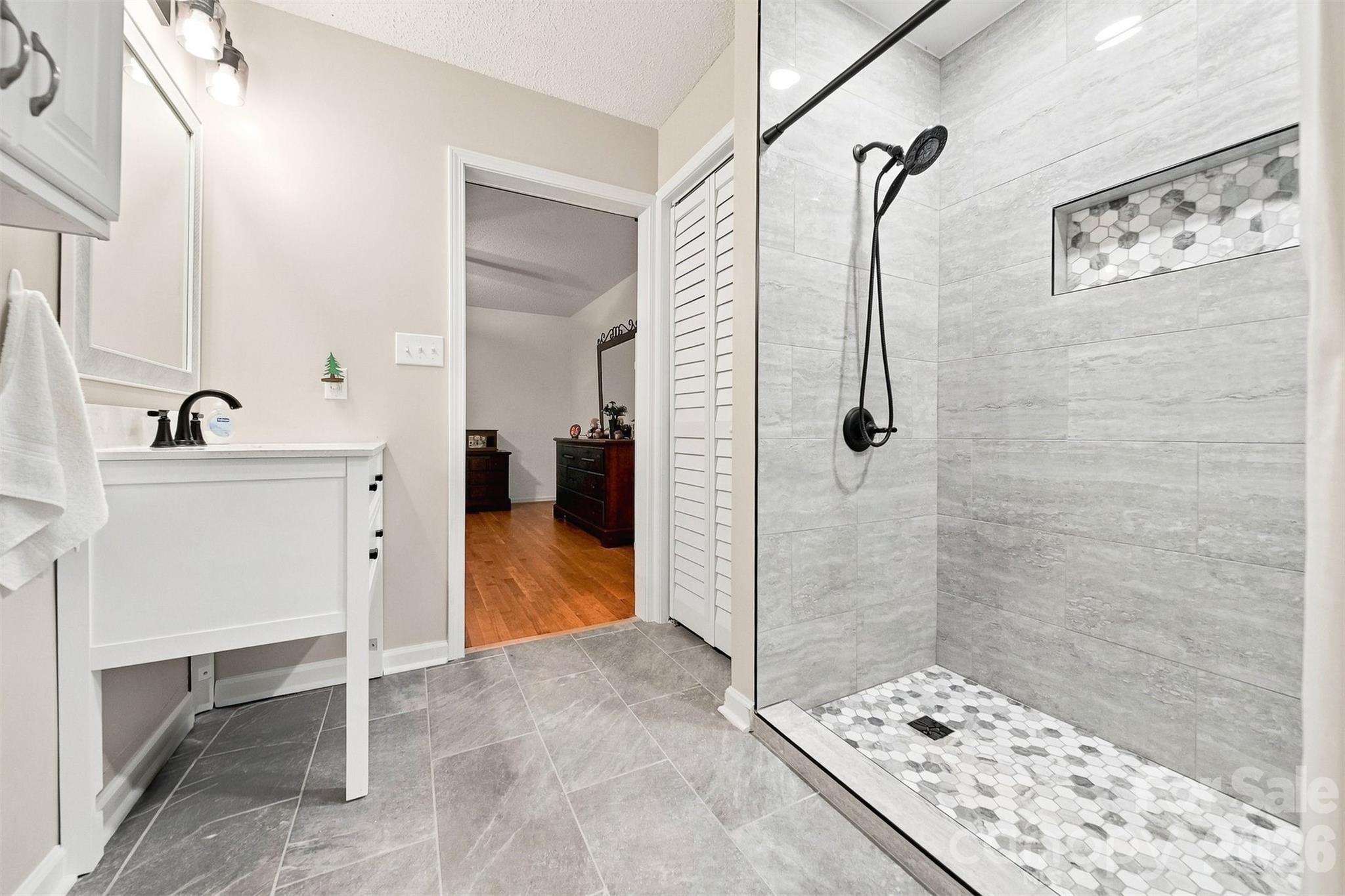 3933 Mattingly Drive Property Photo 10
