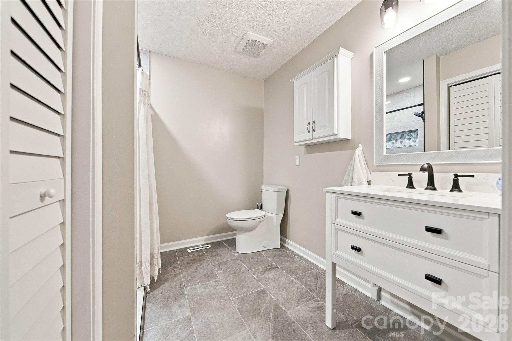 3933 Mattingly Drive Property Photo 11