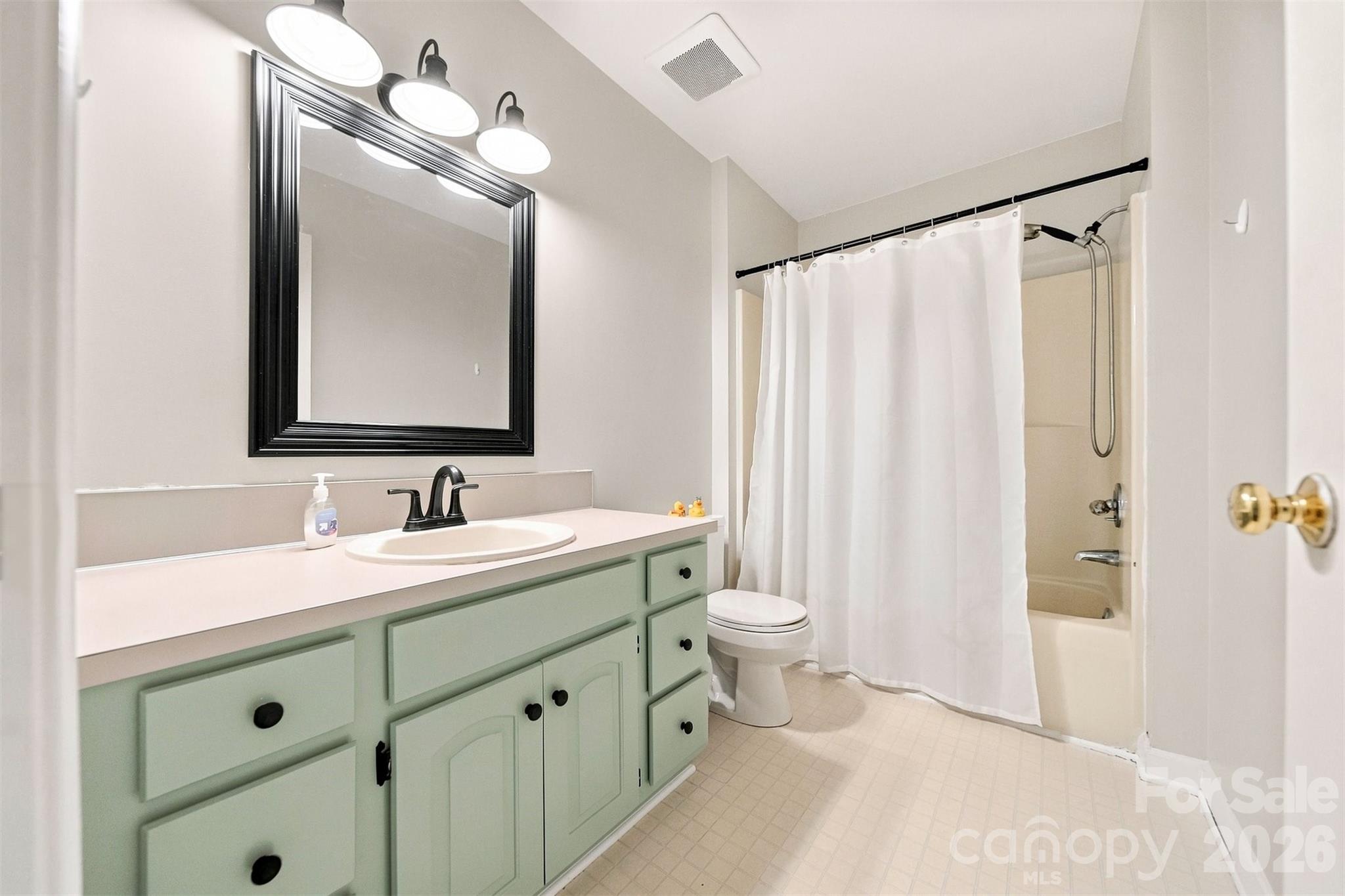3933 Mattingly Drive Property Photo 15