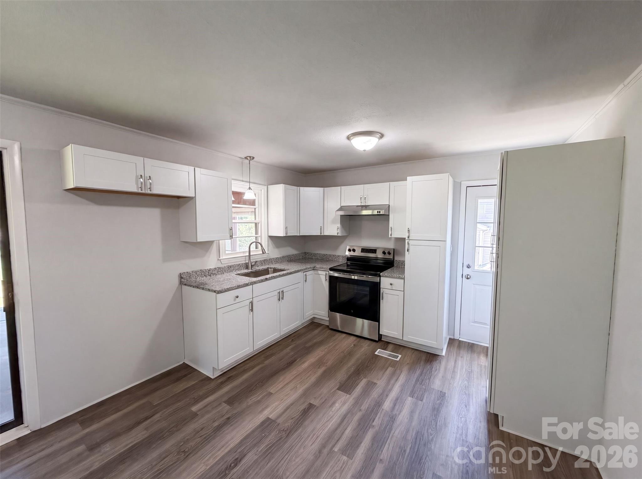310 W Indiana Avenue Property Photo 2