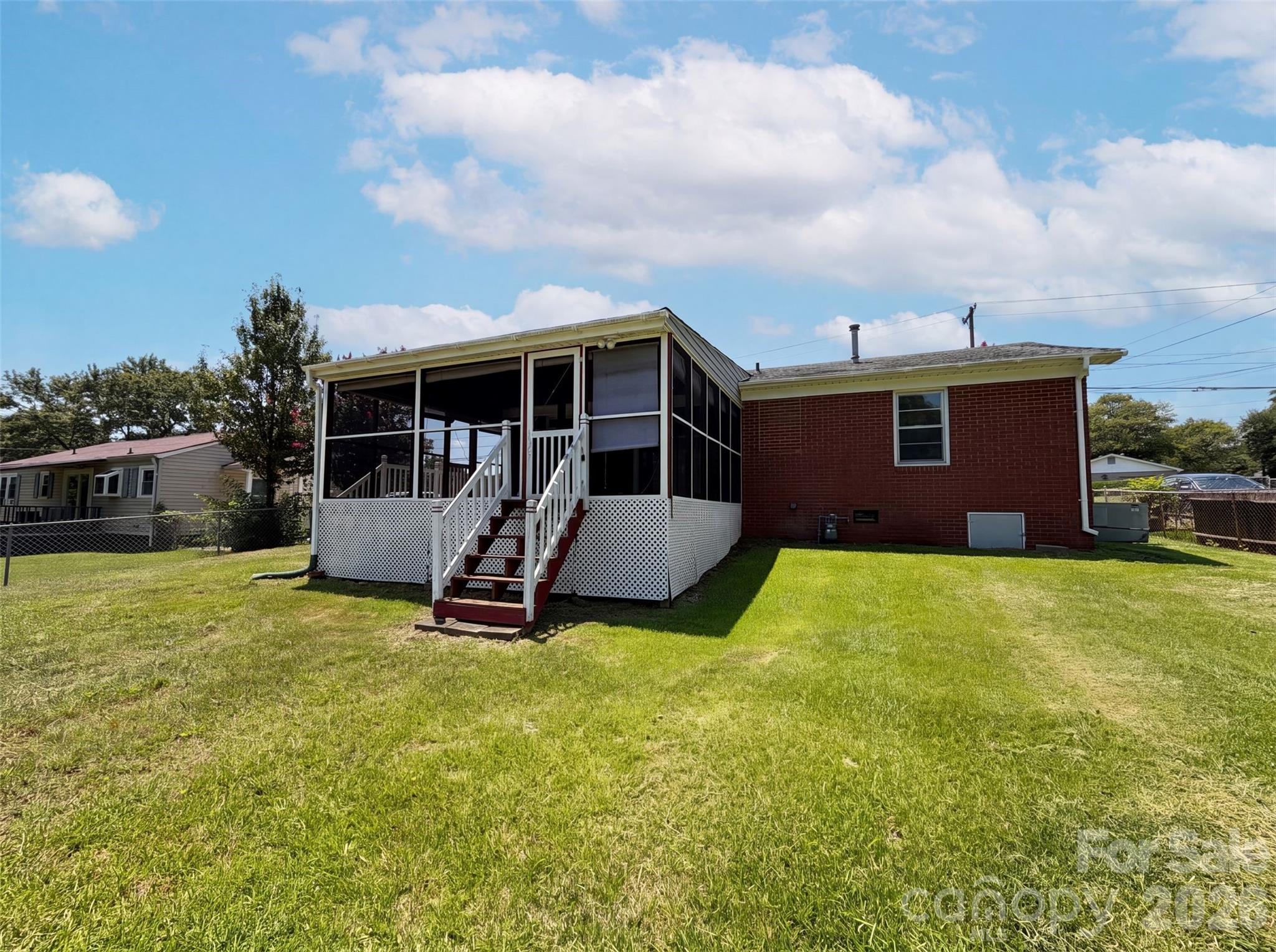 310 W Indiana Avenue Property Photo 5