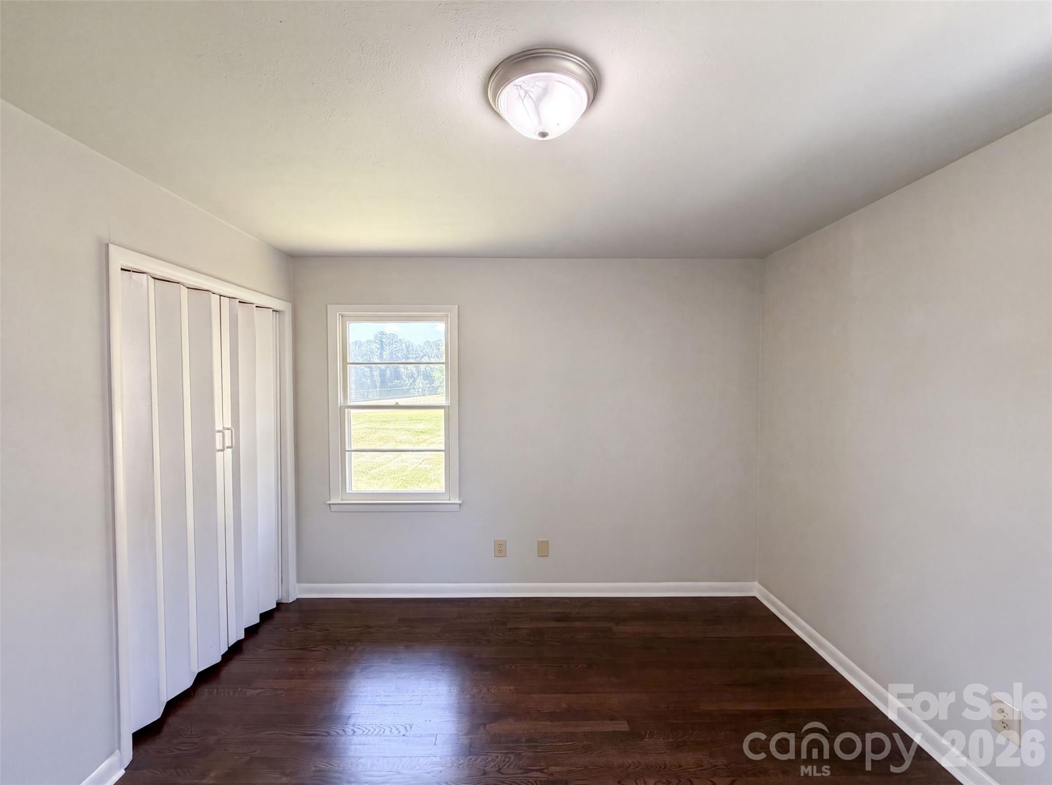 310 W Indiana Avenue Property Photo 9