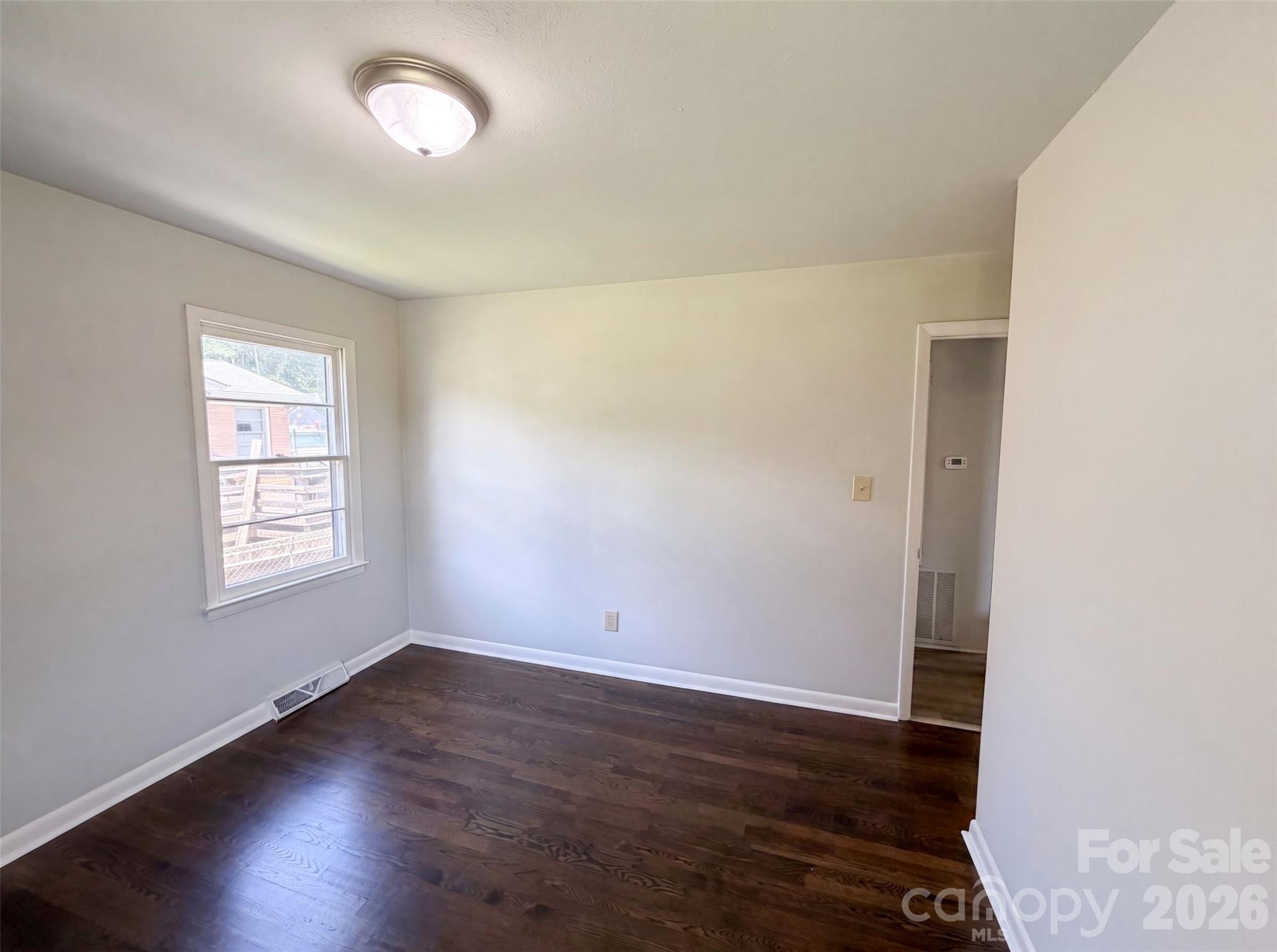 310 W Indiana Avenue Property Photo 10