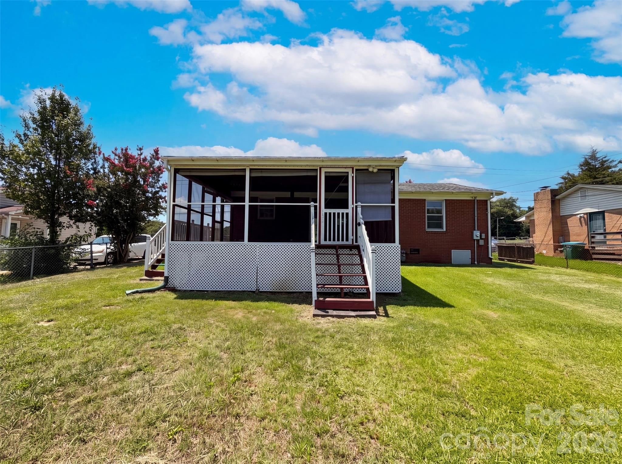 310 W Indiana Avenue Property Photo 15