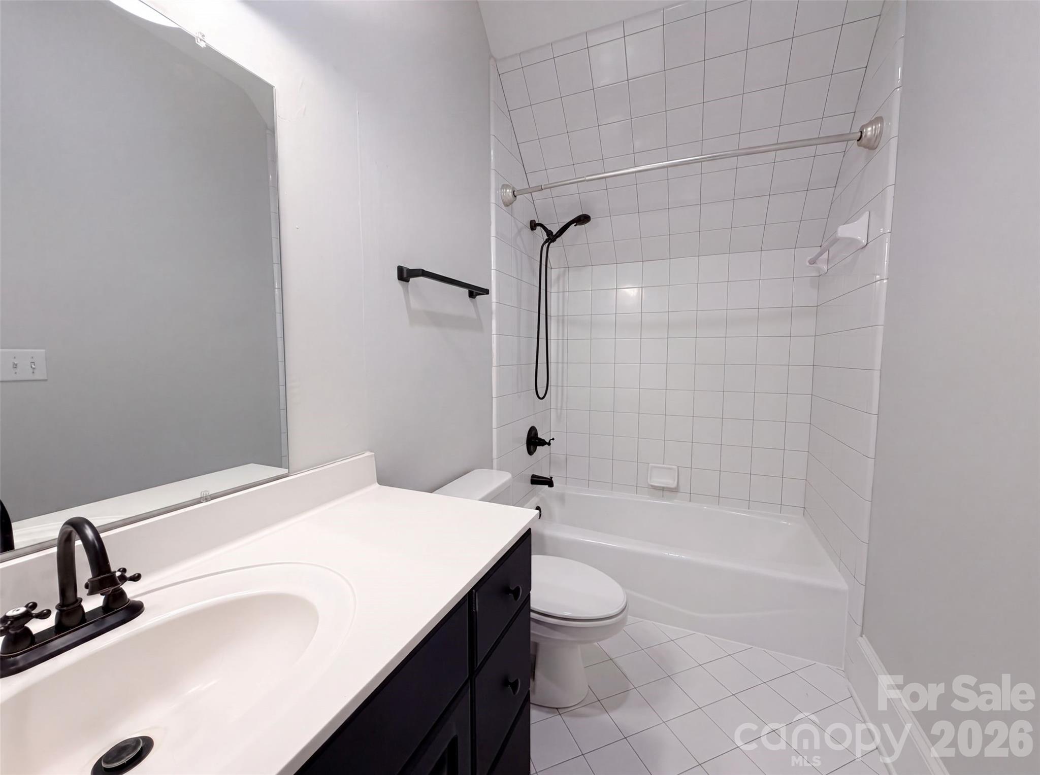 480 Robinson Road Property Photo 9