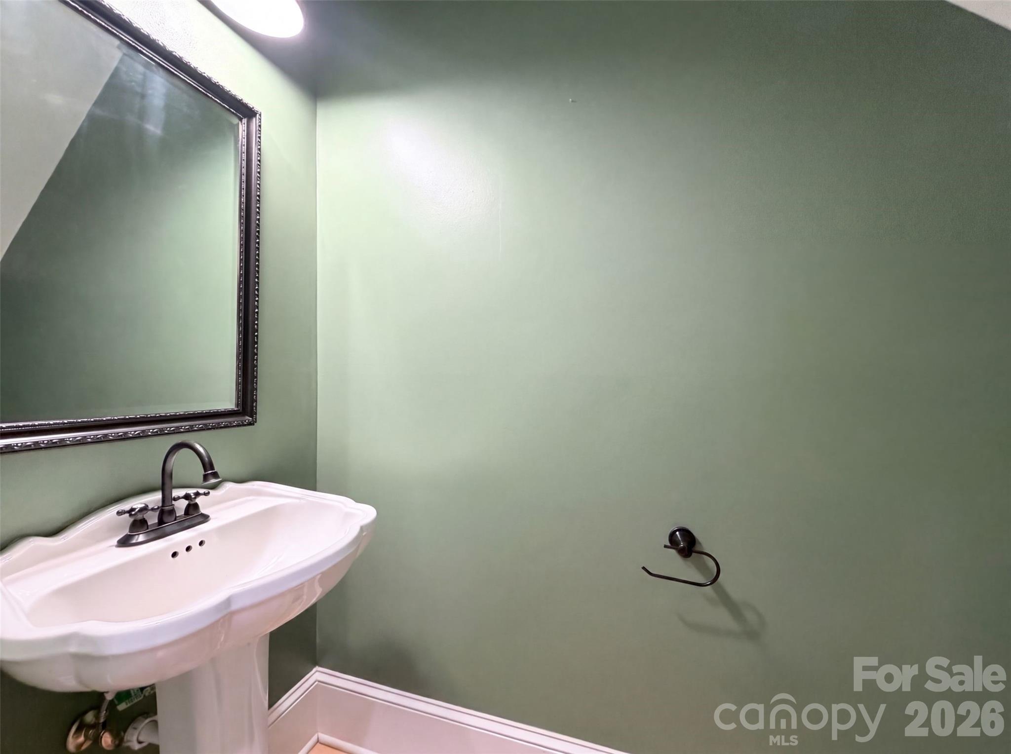 480 Robinson Road Property Photo 16