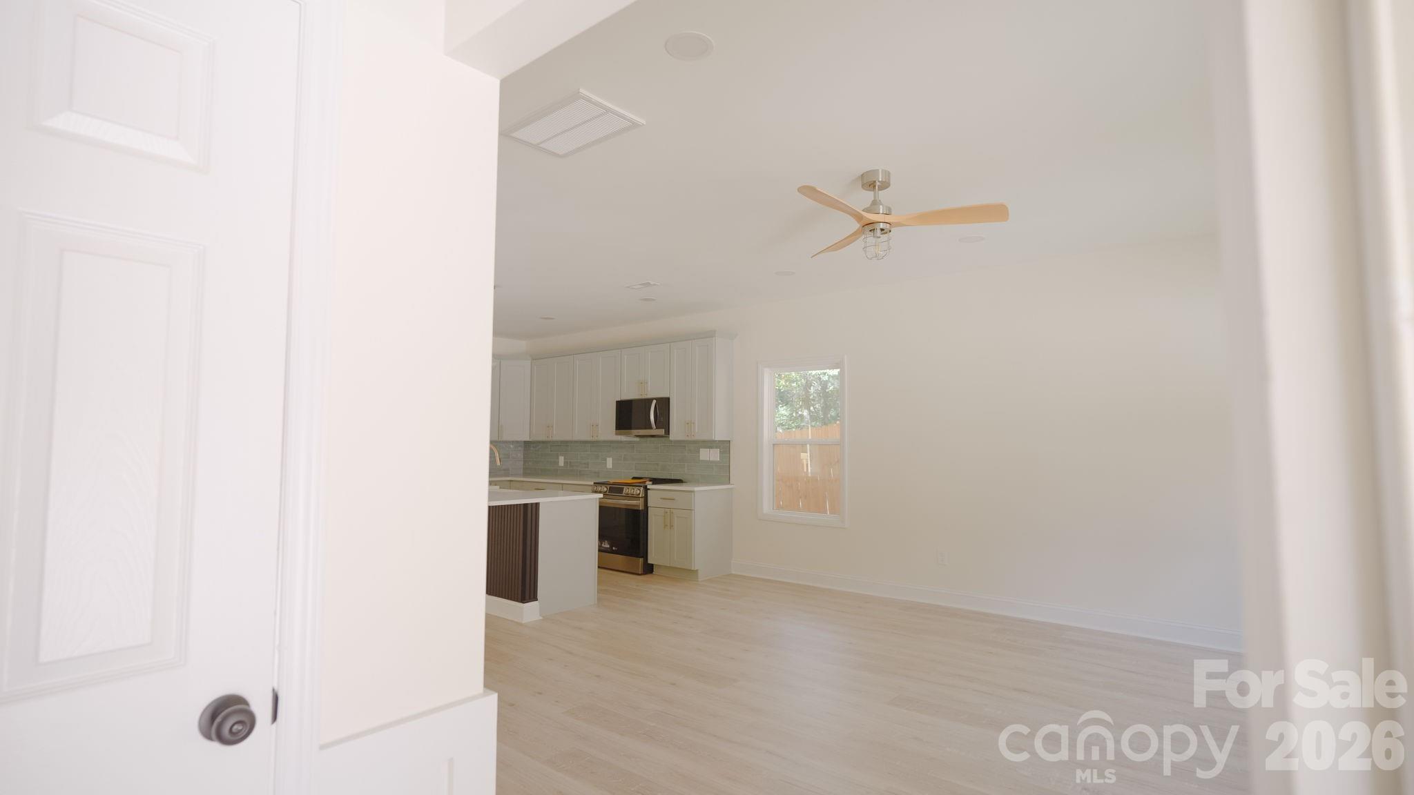503 Granby Circle B Property Photo 4