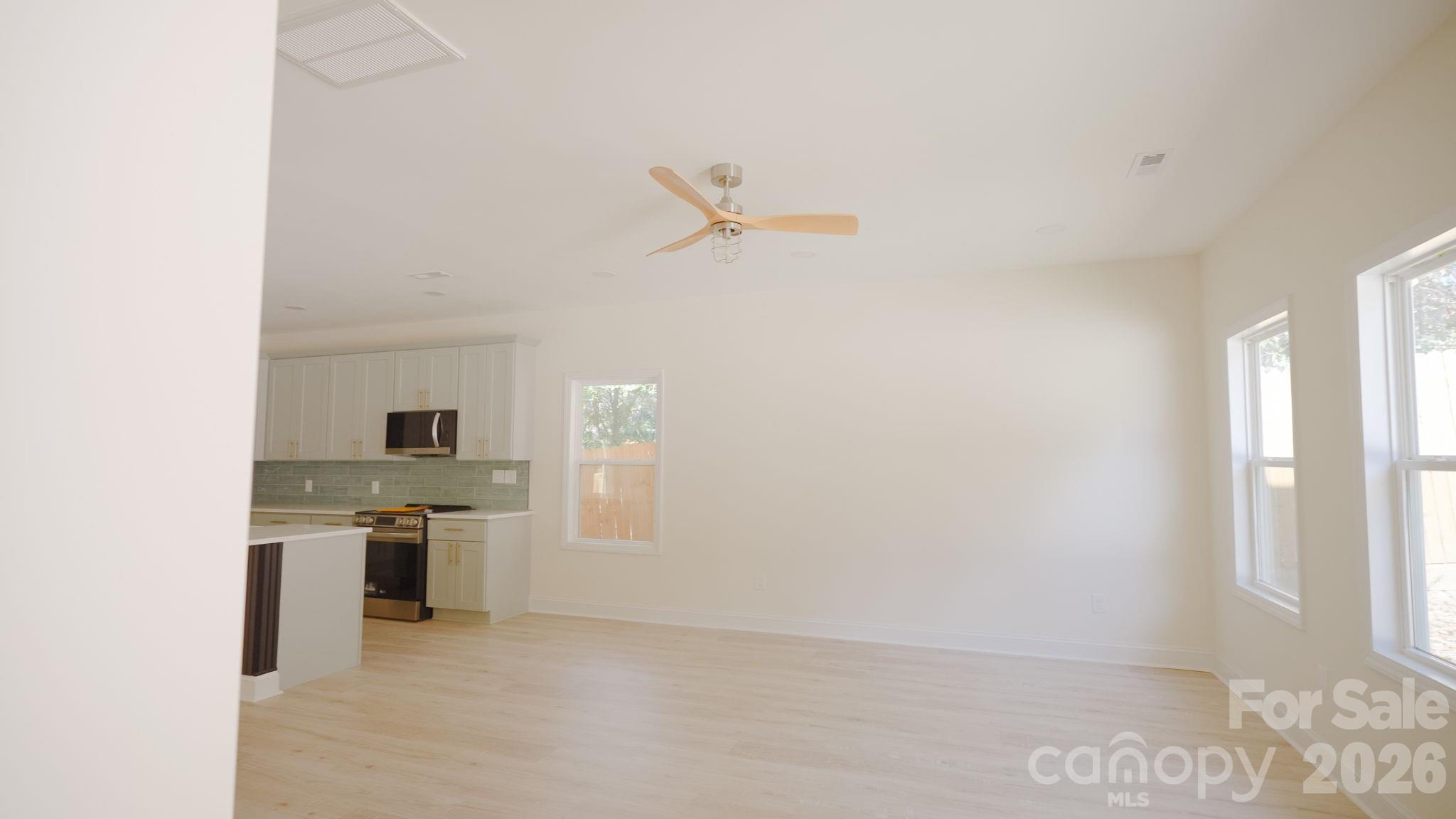 503 Granby Circle B Property Photo 5
