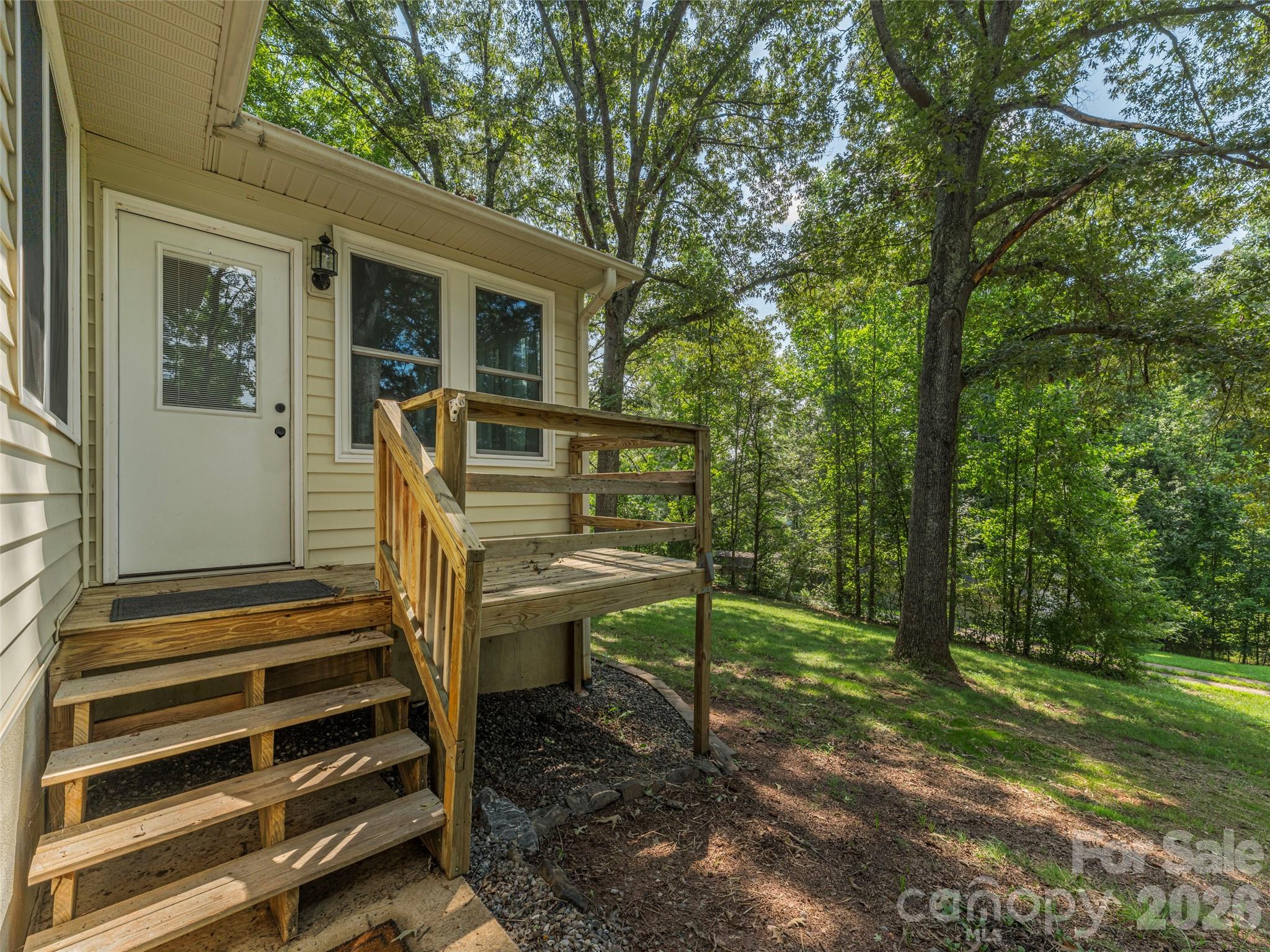 45 W James Drive Property Photo 2