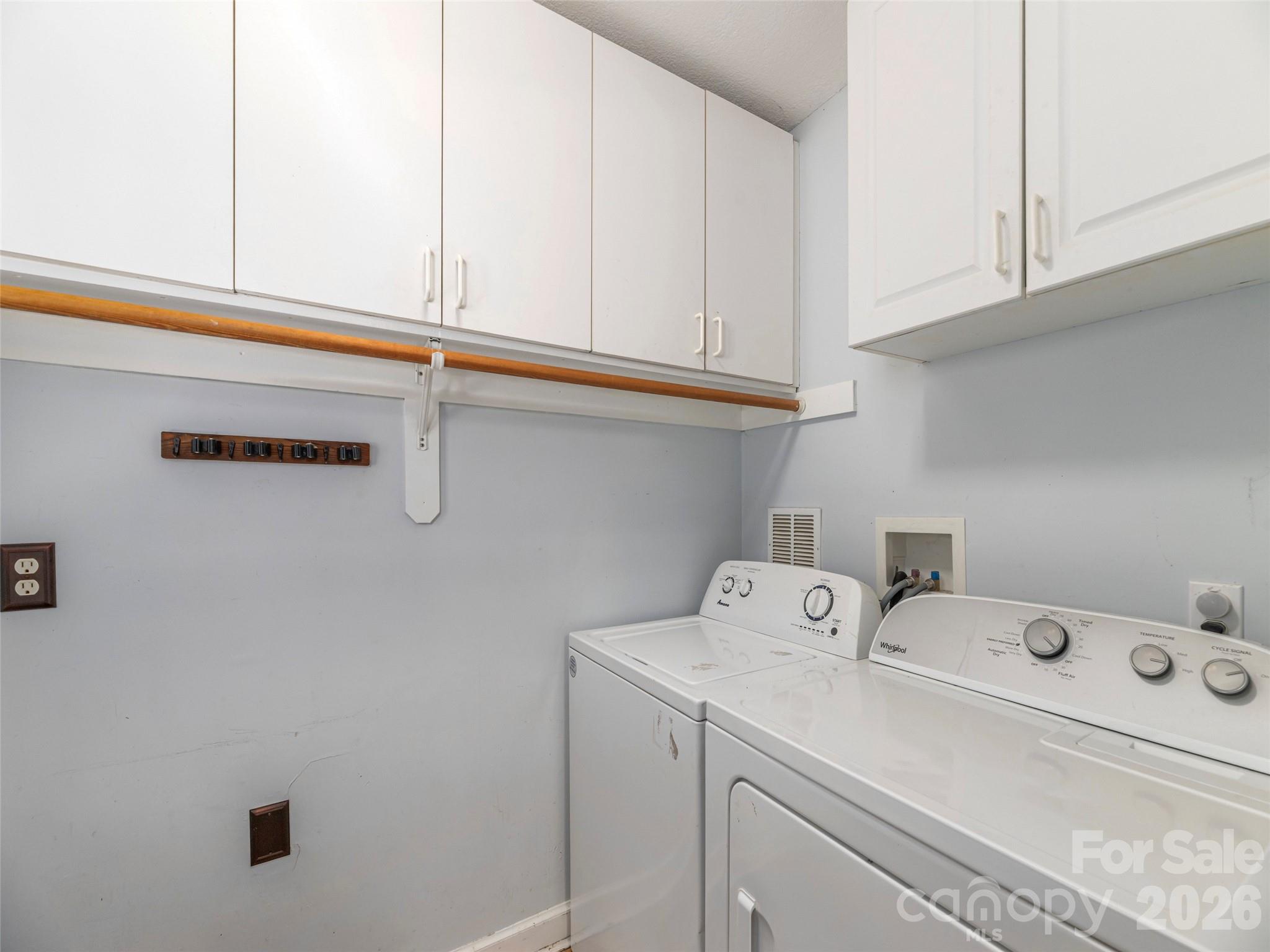 45 W James Drive Property Photo 12