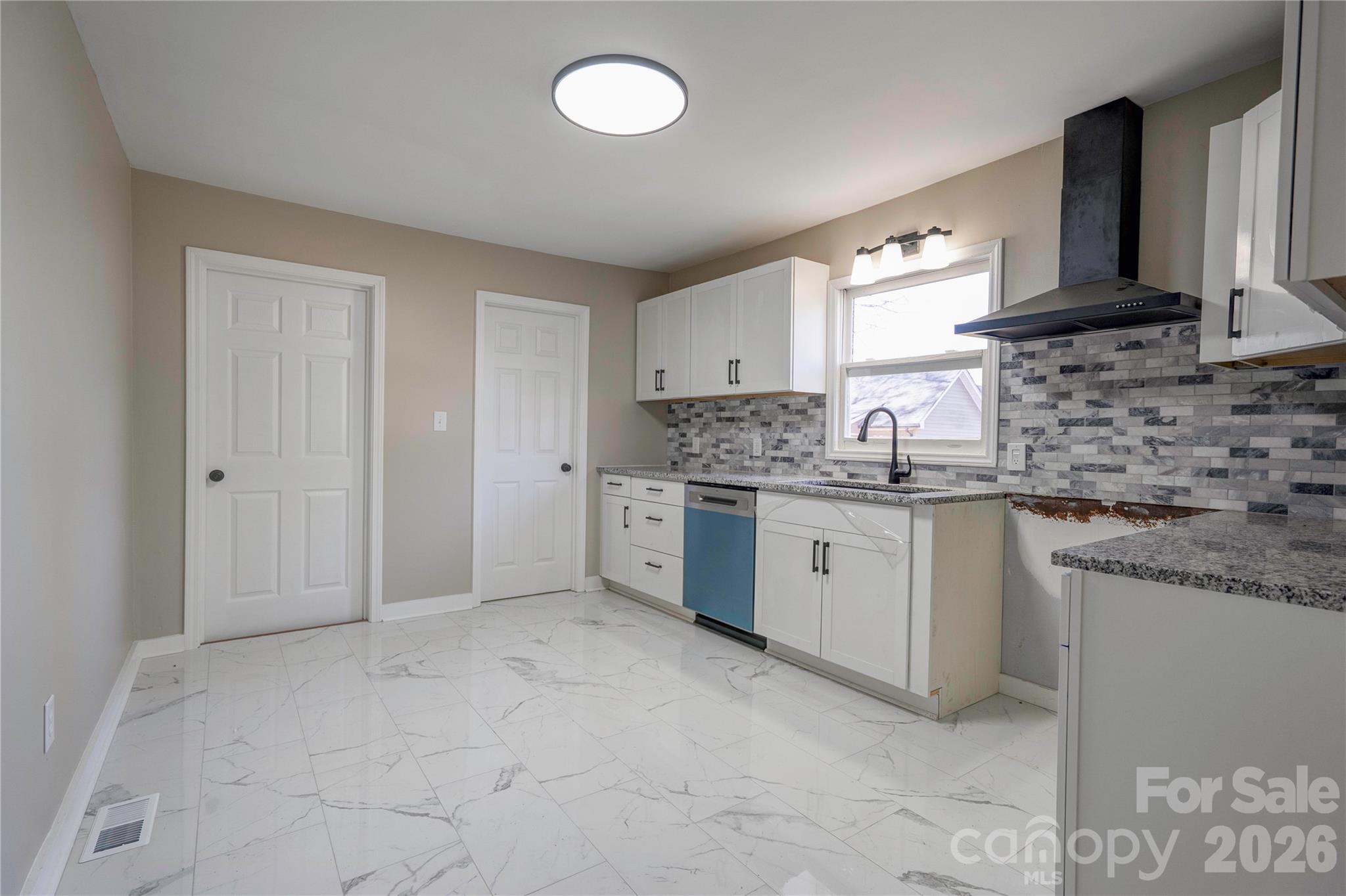 113 Morris Street Property Photo 6