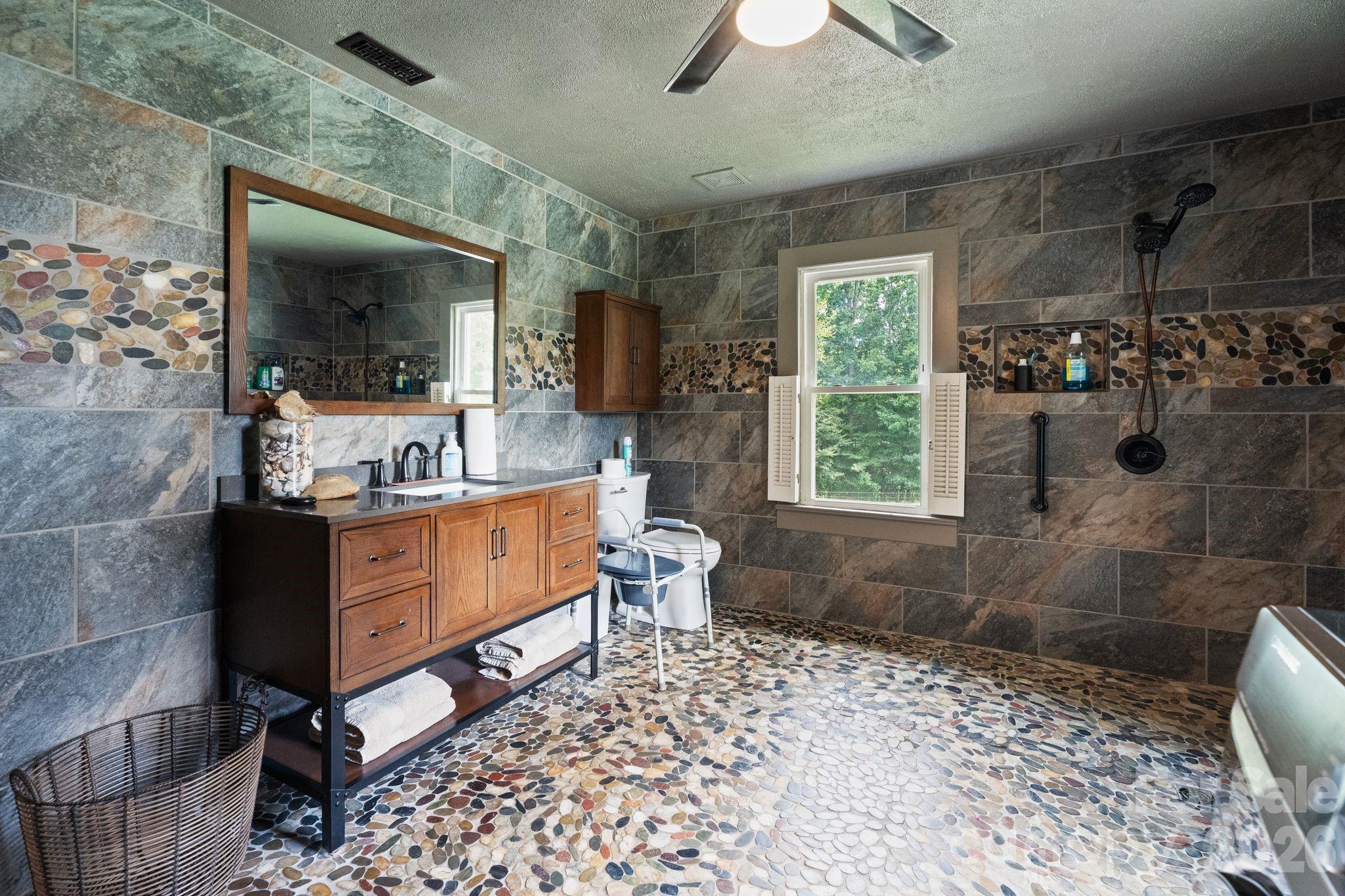 29 Pleasant Hill Road Property Photo 12