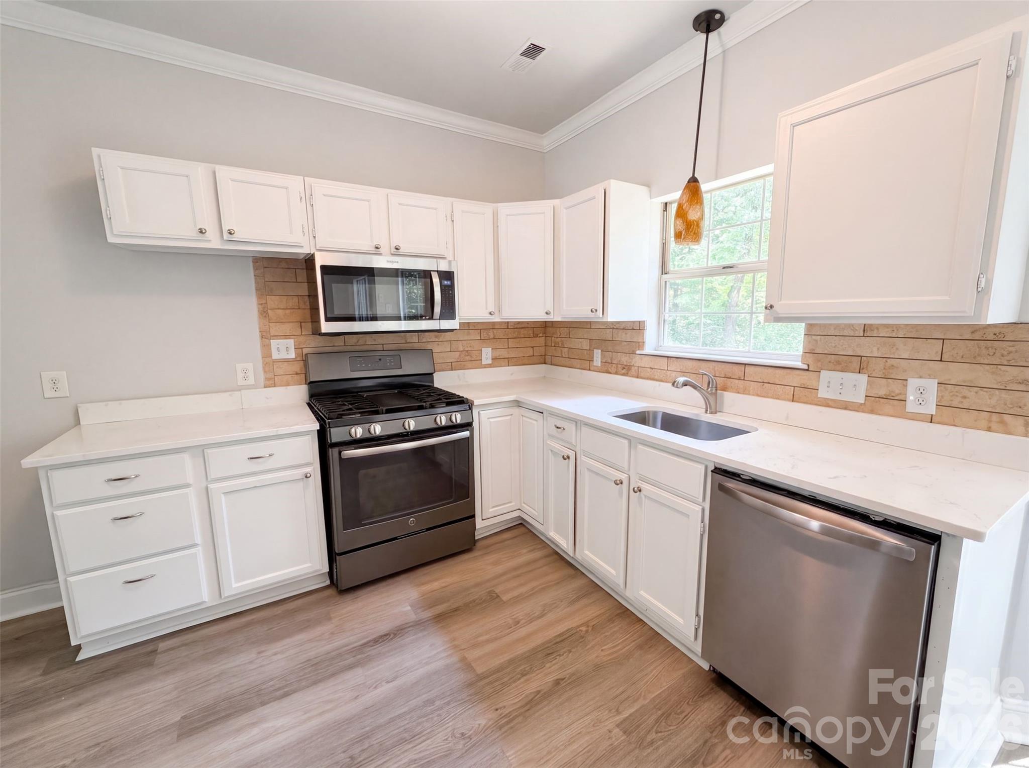 1604 Rocky Glen Lane Property Photo 2
