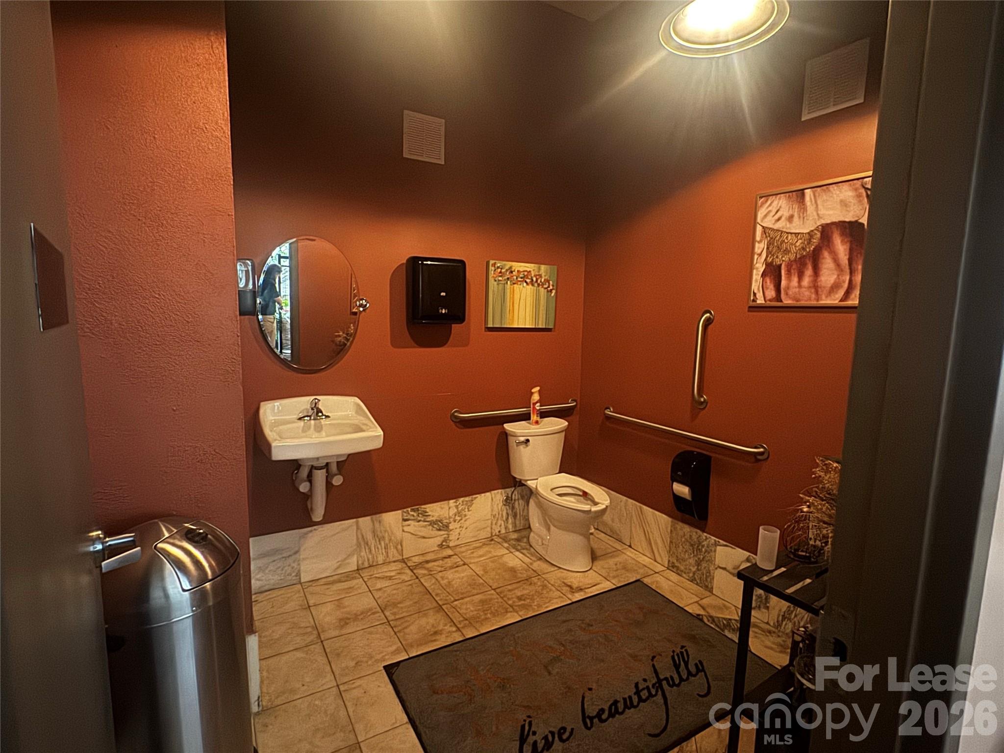 46 Haywood Street Atrium 5 Property Photo 6
