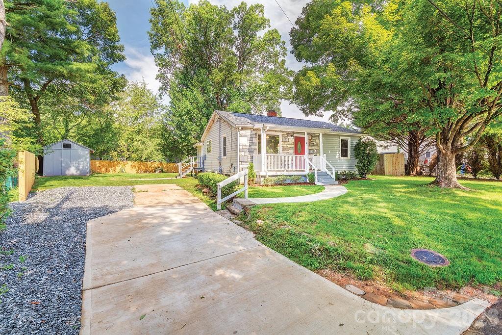 4 La Rue Street Property Photo 2