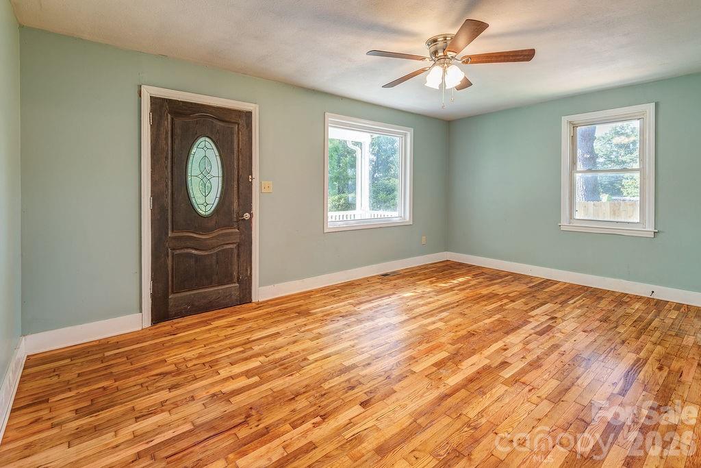 4 La Rue Street Property Photo 4