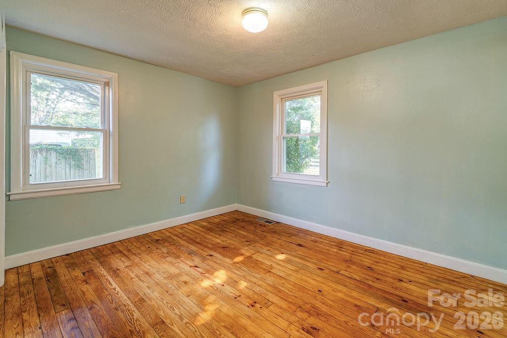 4 La Rue Street Property Photo 12