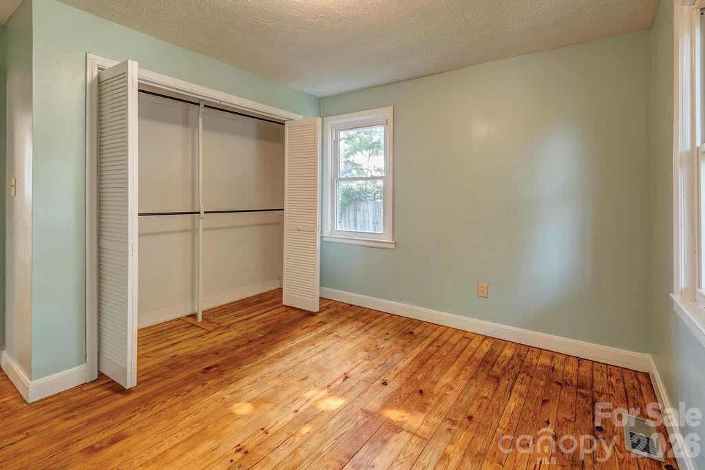 4 La Rue Street Property Photo 14