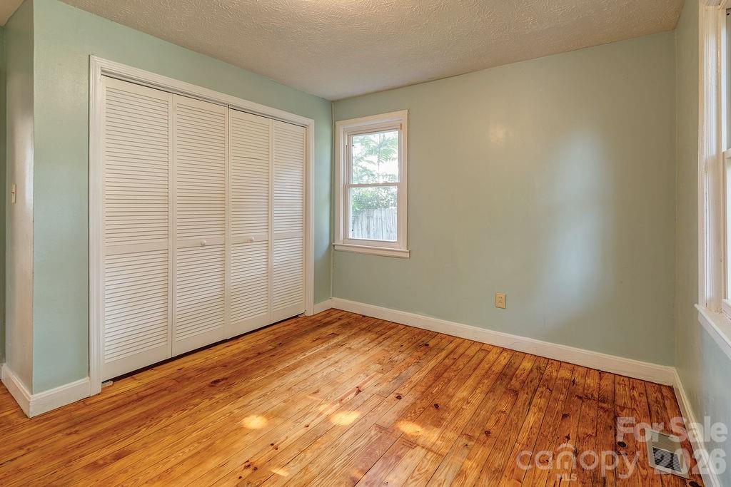 4 La Rue Street Property Photo 15