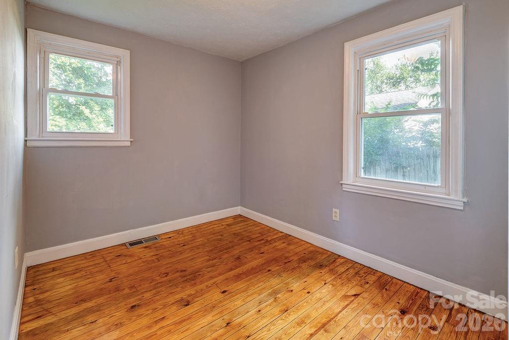 4 La Rue Street Property Photo 17