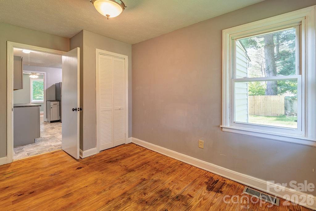 4 La Rue Street Property Photo 22