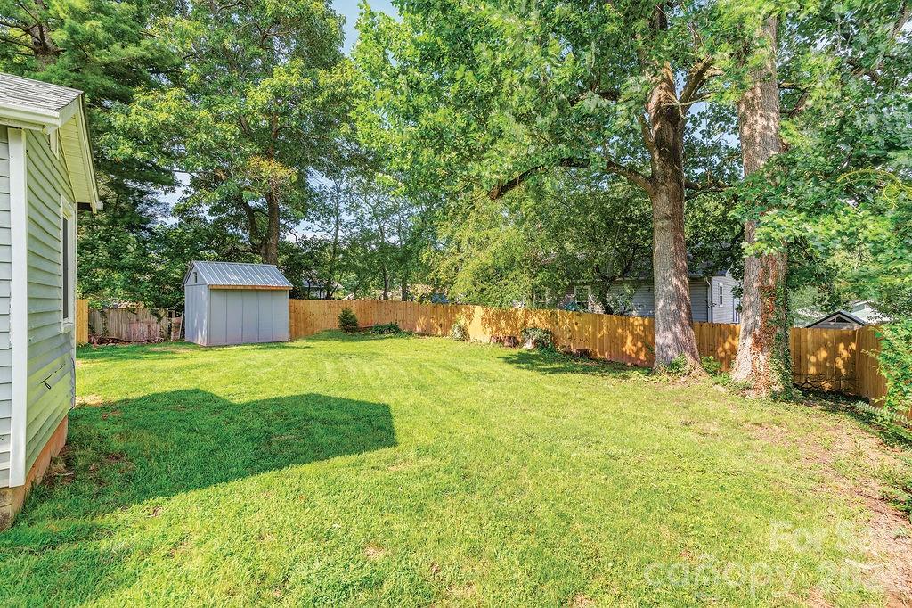 4 La Rue Street Property Photo 32