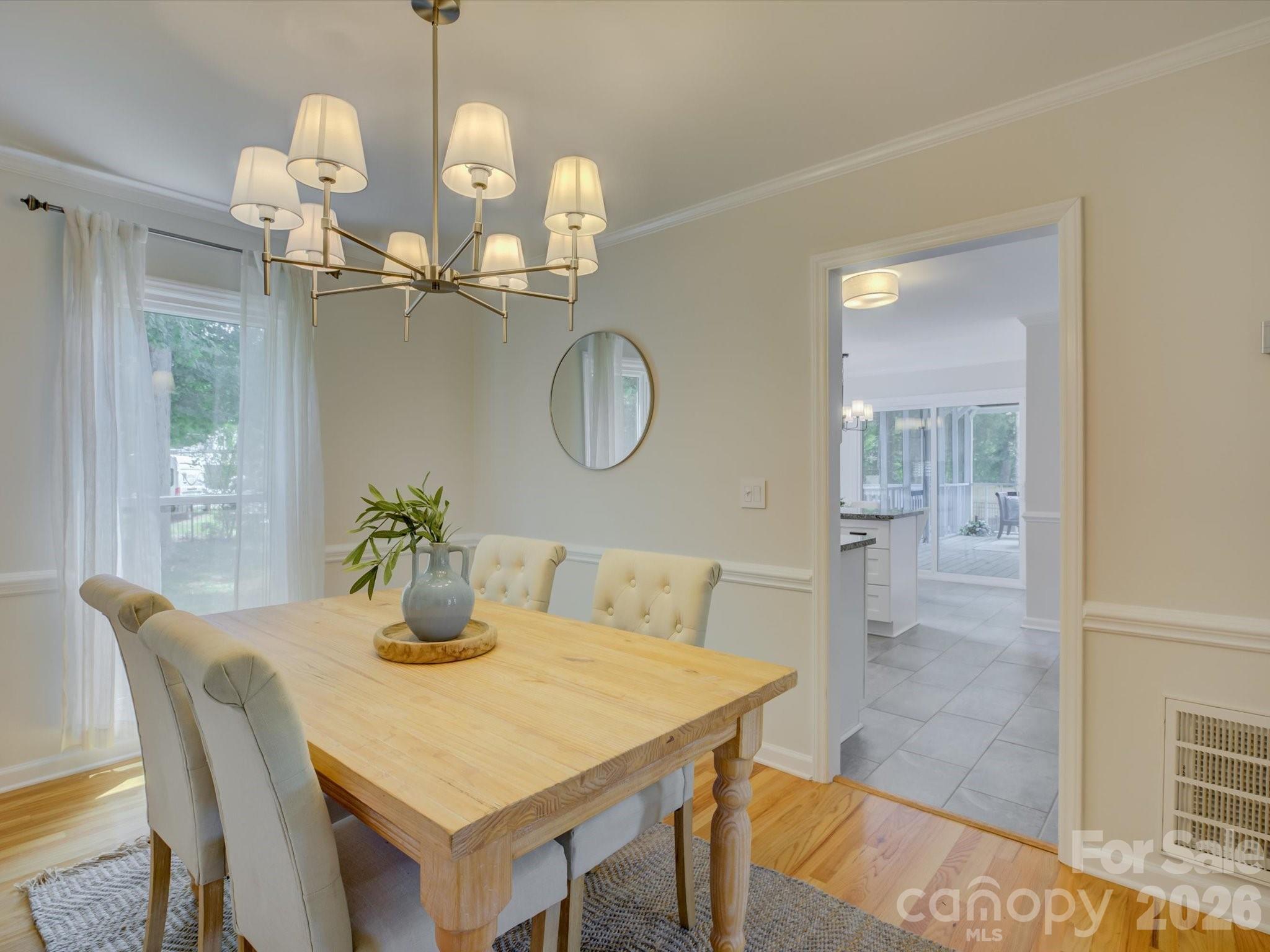 13736 Strathaven Drive Property Photo 8