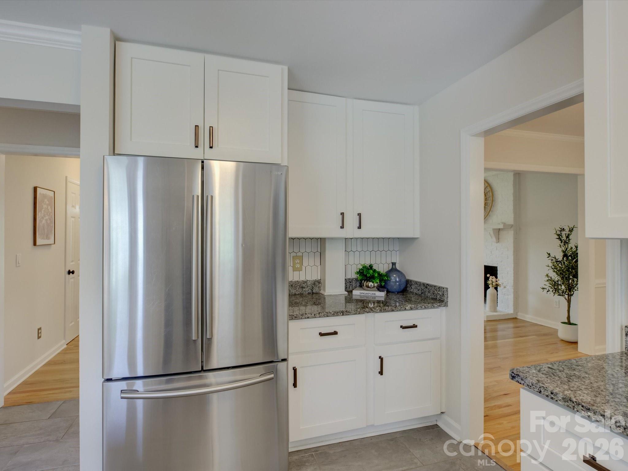 13736 Strathaven Drive Property Photo 12