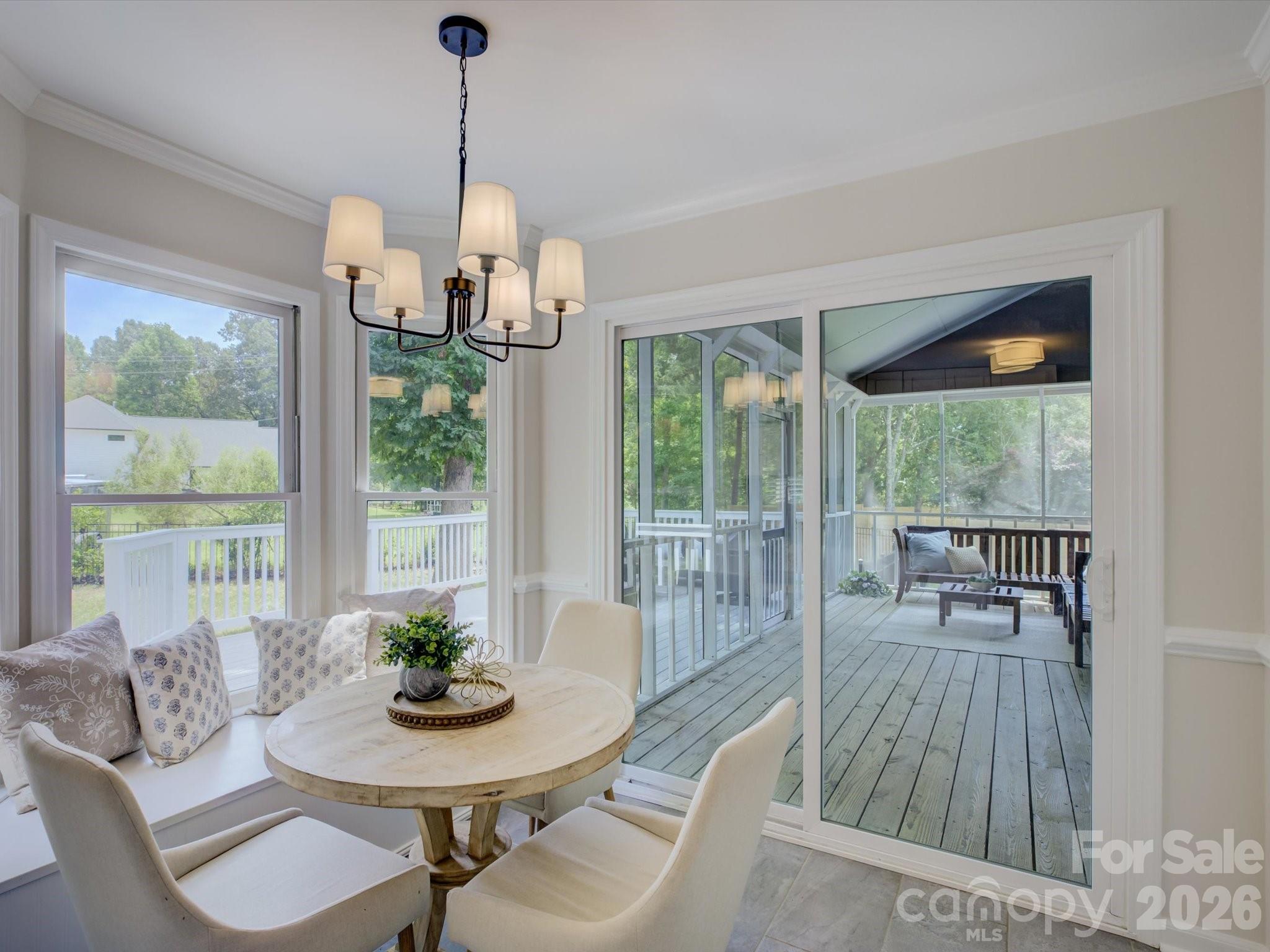 13736 Strathaven Drive Property Photo 15