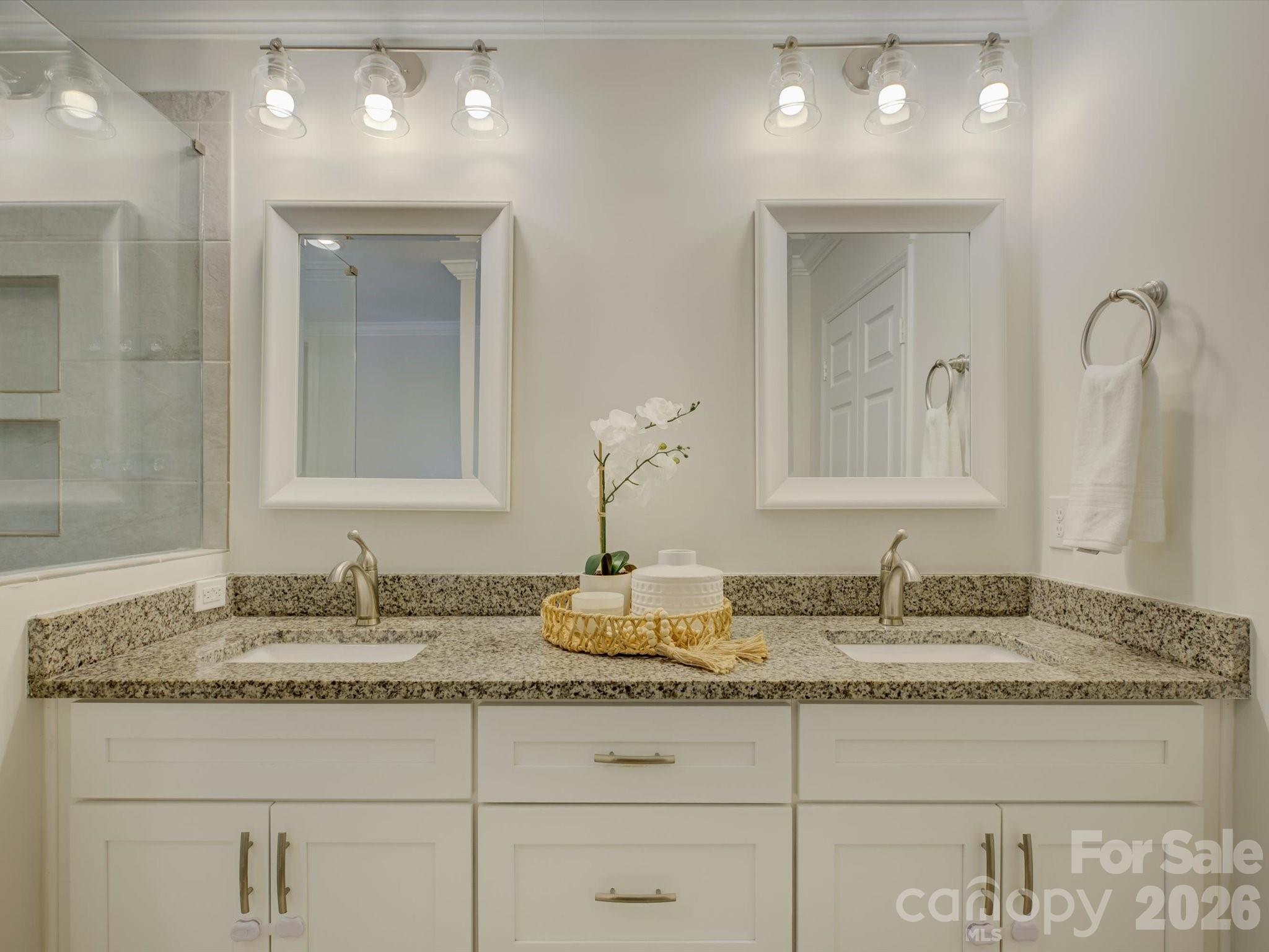 13736 Strathaven Drive Property Photo 20