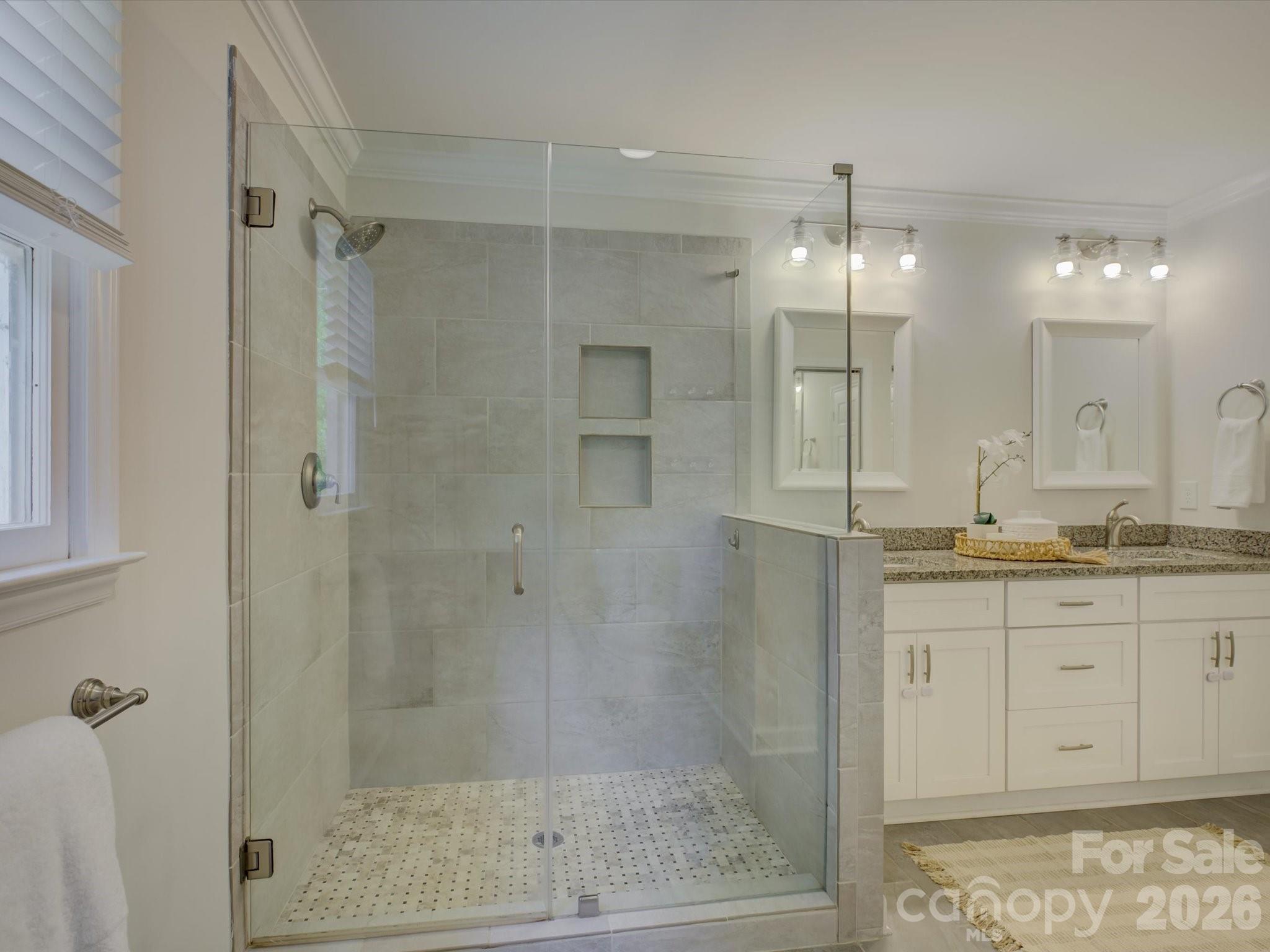 13736 Strathaven Drive Property Photo 22