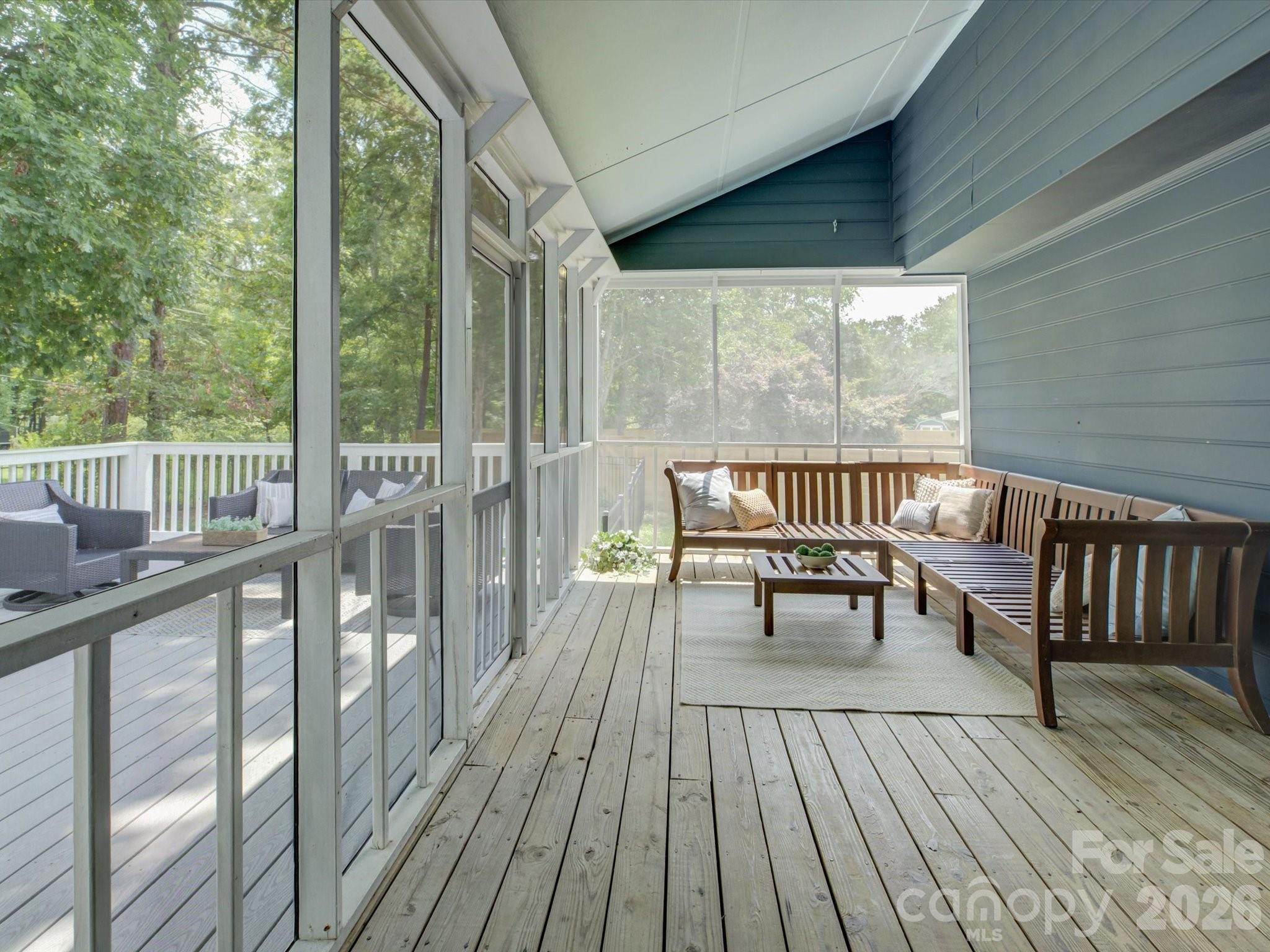 13736 Strathaven Drive Property Photo 29