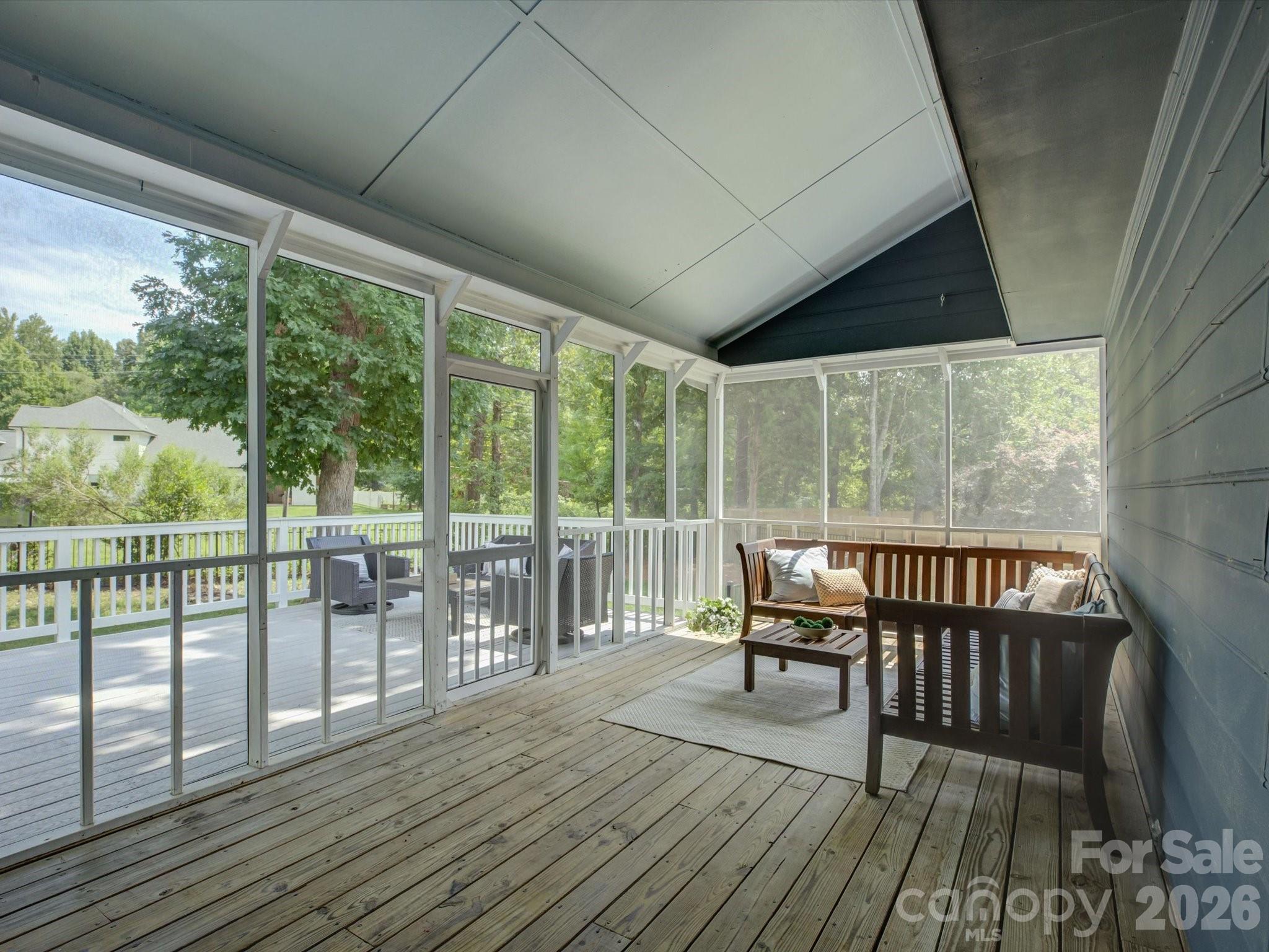 13736 Strathaven Drive Property Photo 30