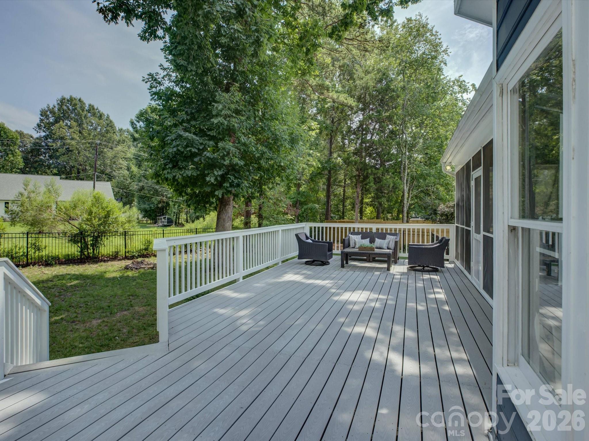 13736 Strathaven Drive Property Photo 32