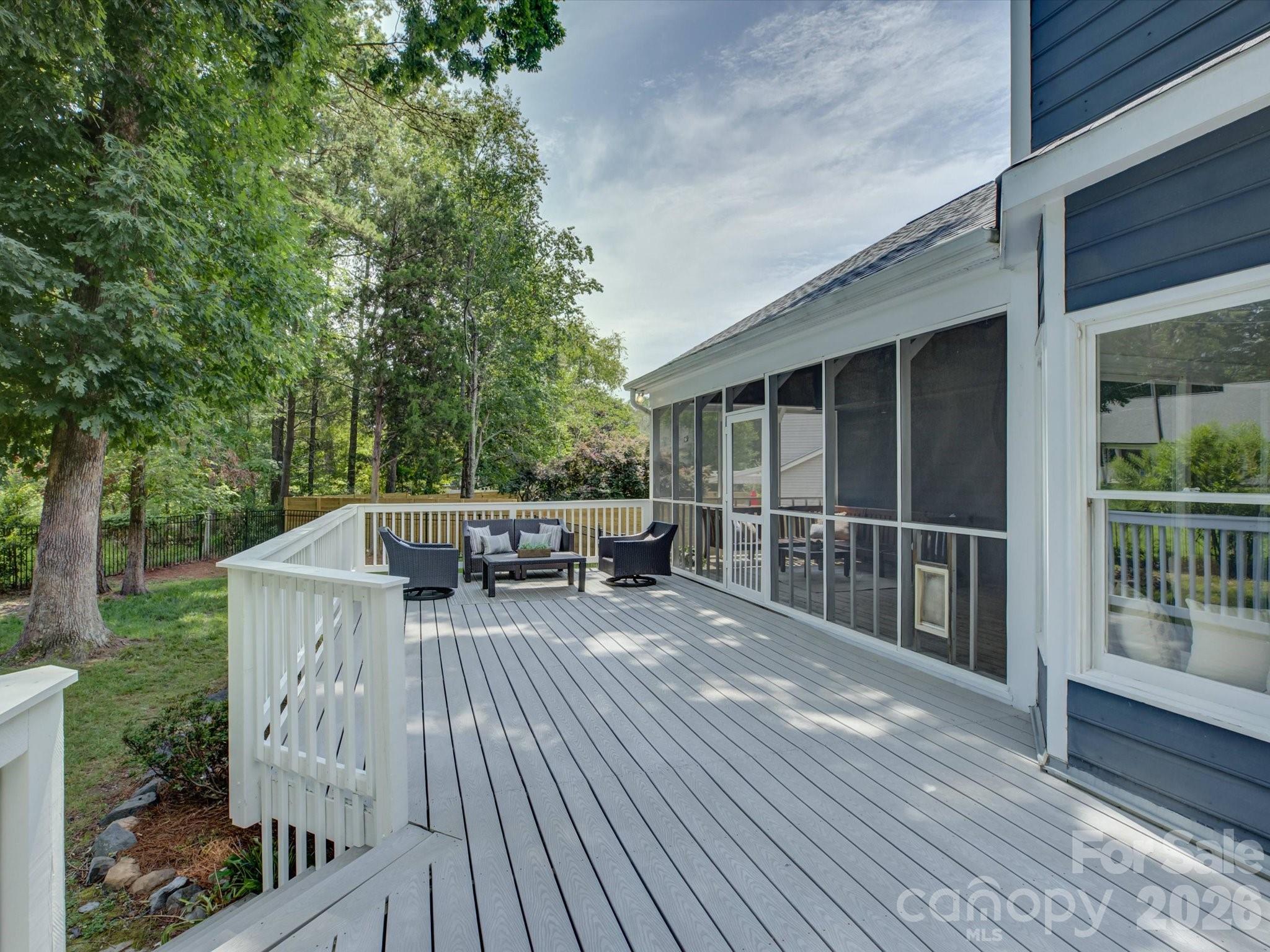 13736 Strathaven Drive Property Photo 33