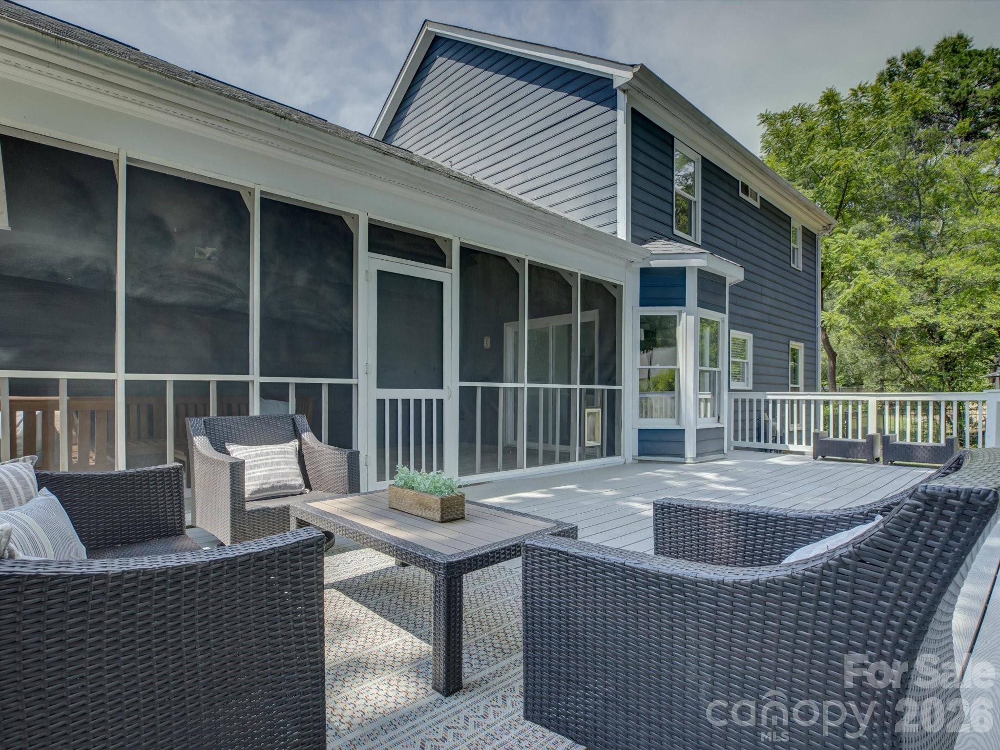 13736 Strathaven Drive Property Photo 34