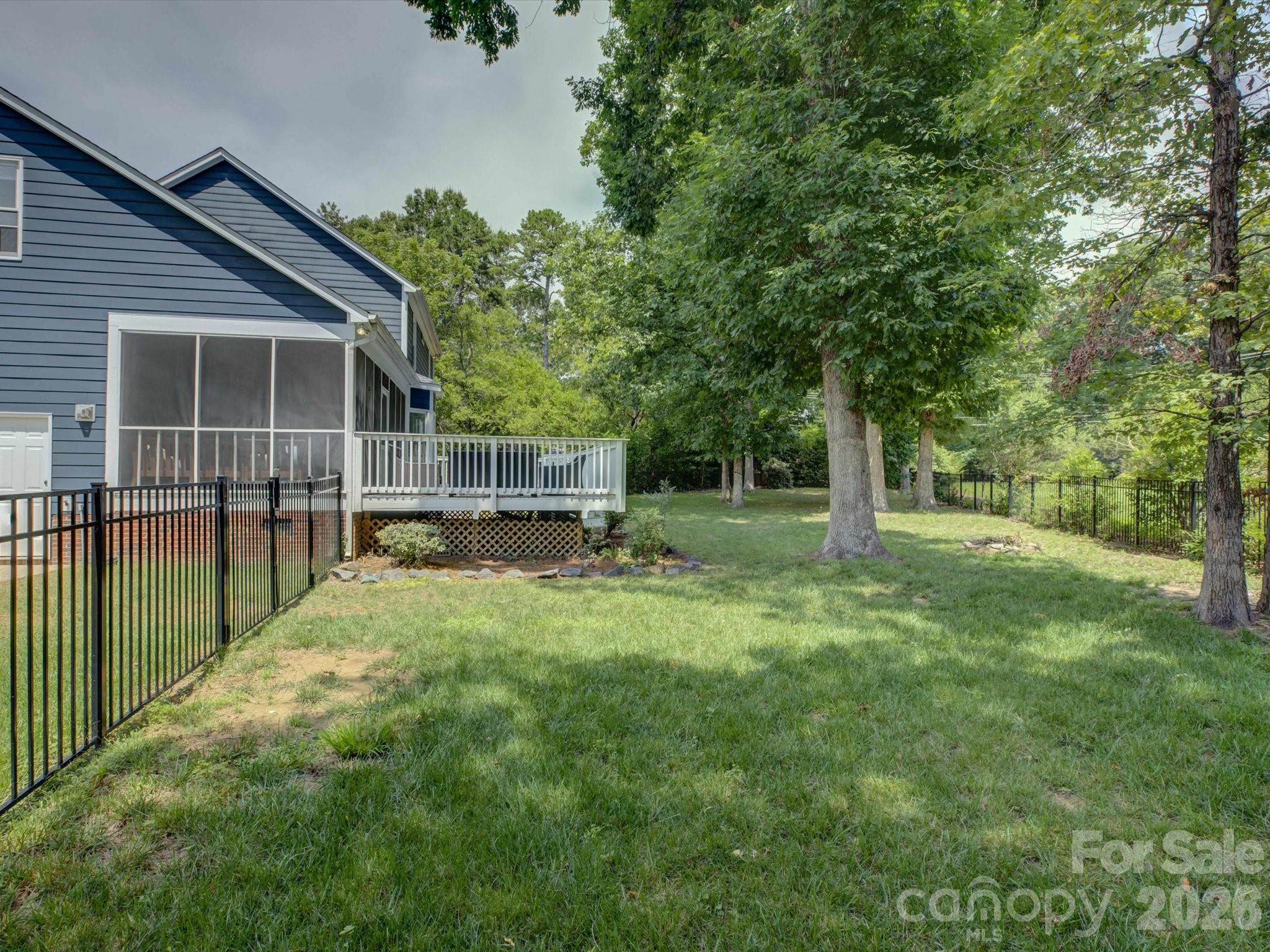 13736 Strathaven Drive Property Photo 37