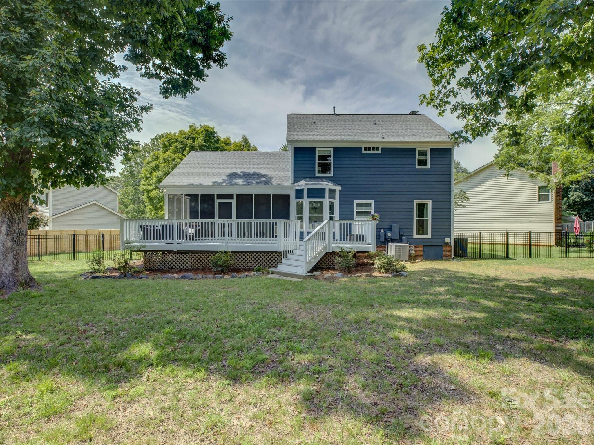 13736 Strathaven Drive Property Photo 38