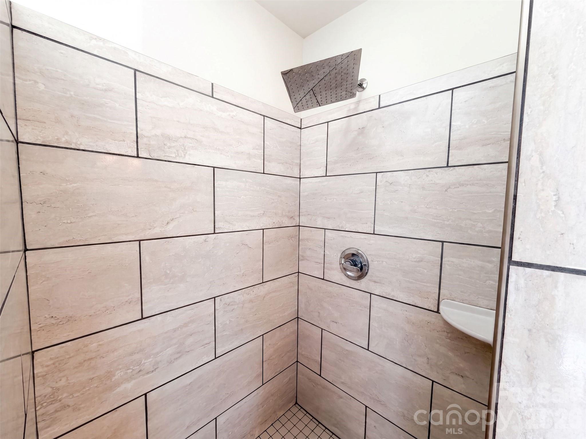 821 Pinkney Place Property Photo 8
