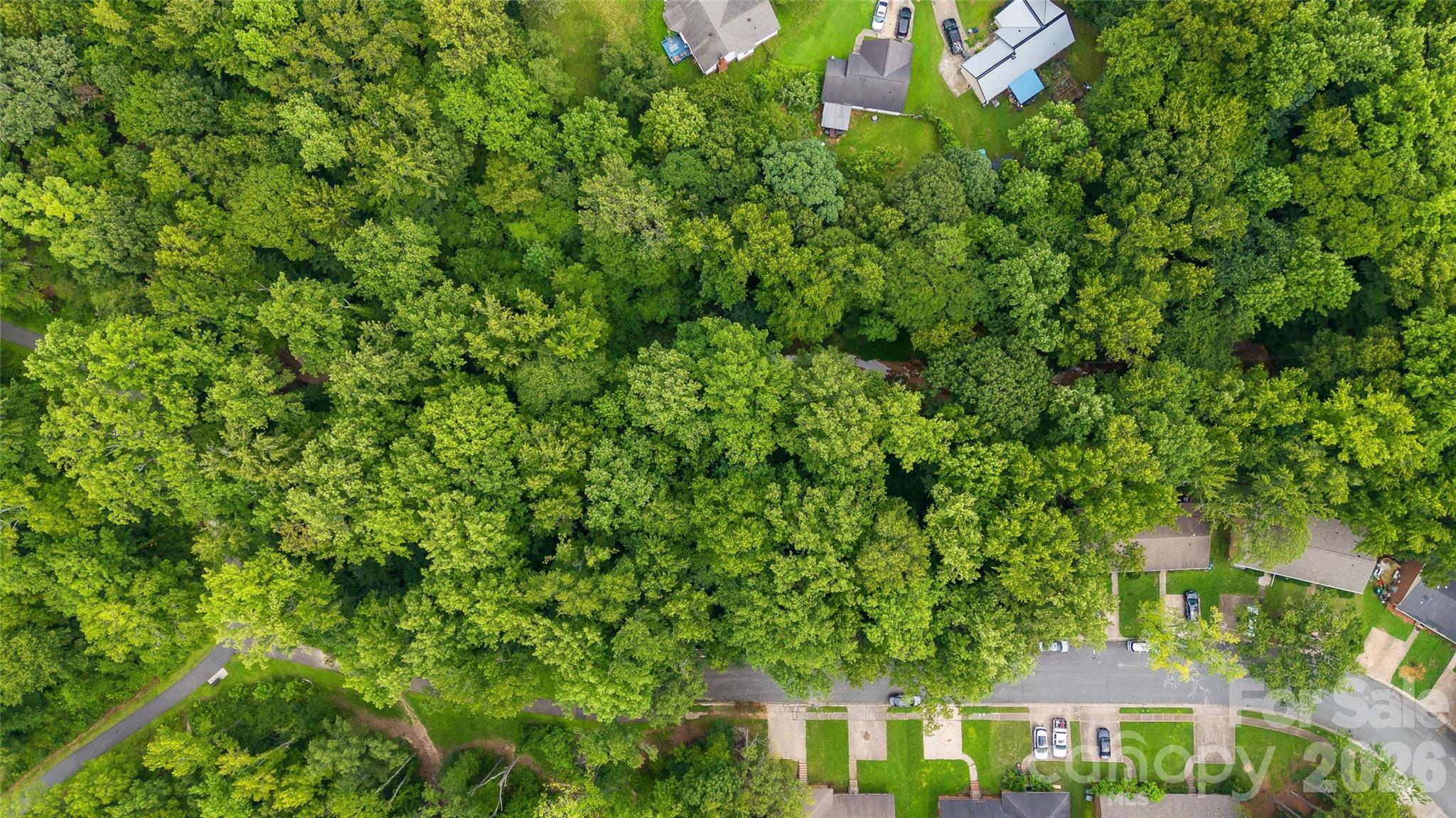 4601 Highlake Drive Property Photo 3