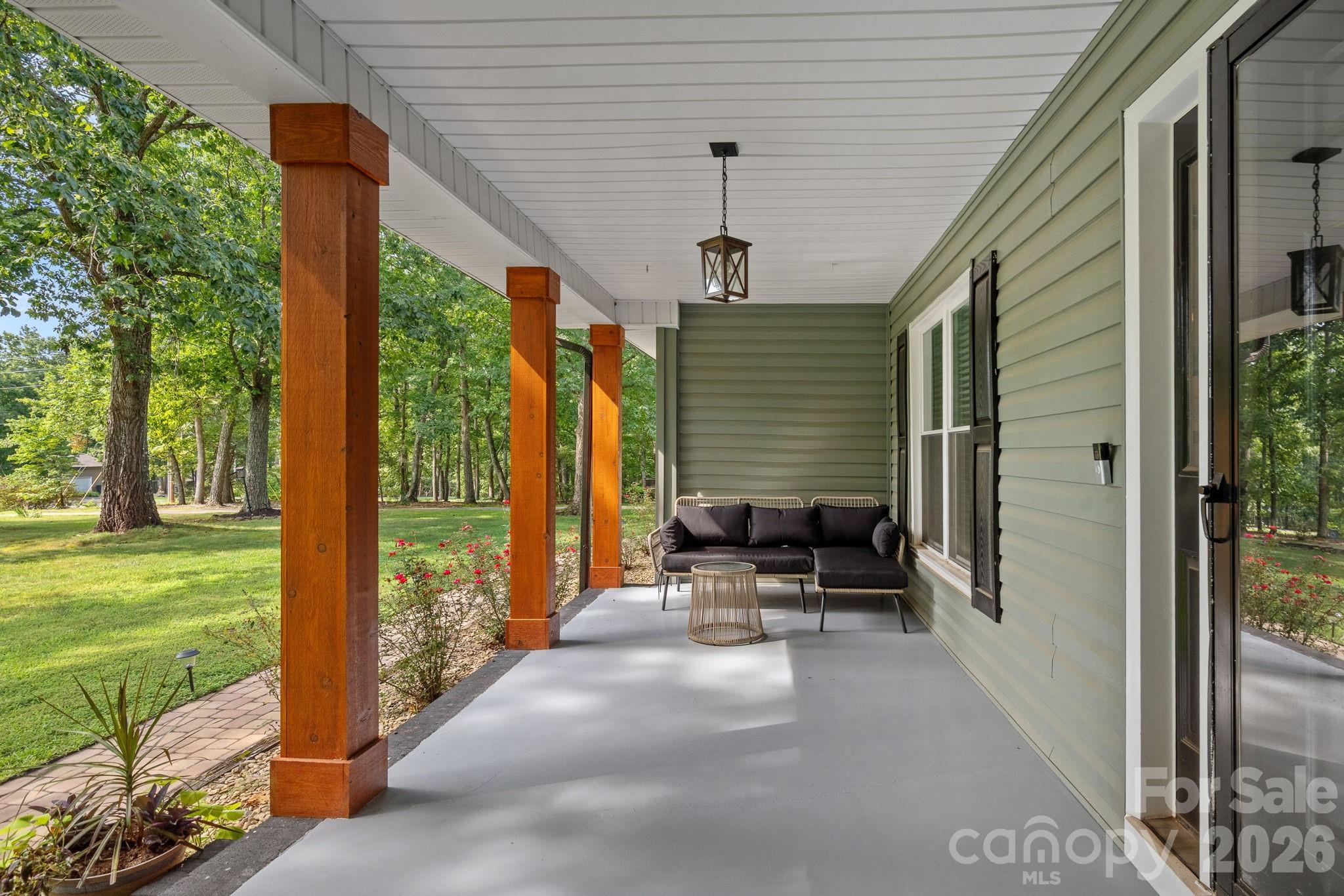 2981 Oak Ridge Circle Property Photo 4