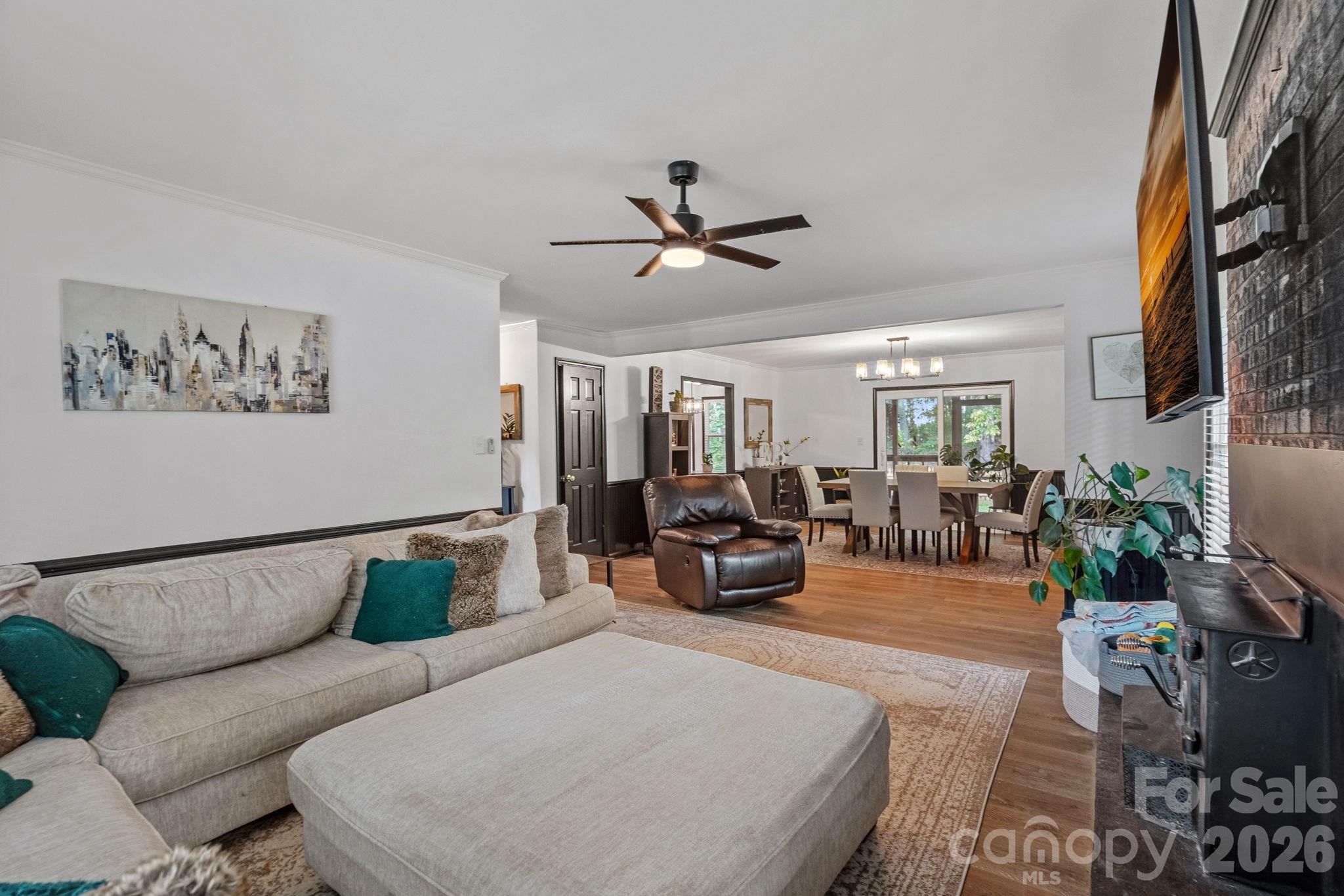 2981 Oak Ridge Circle Property Photo 6