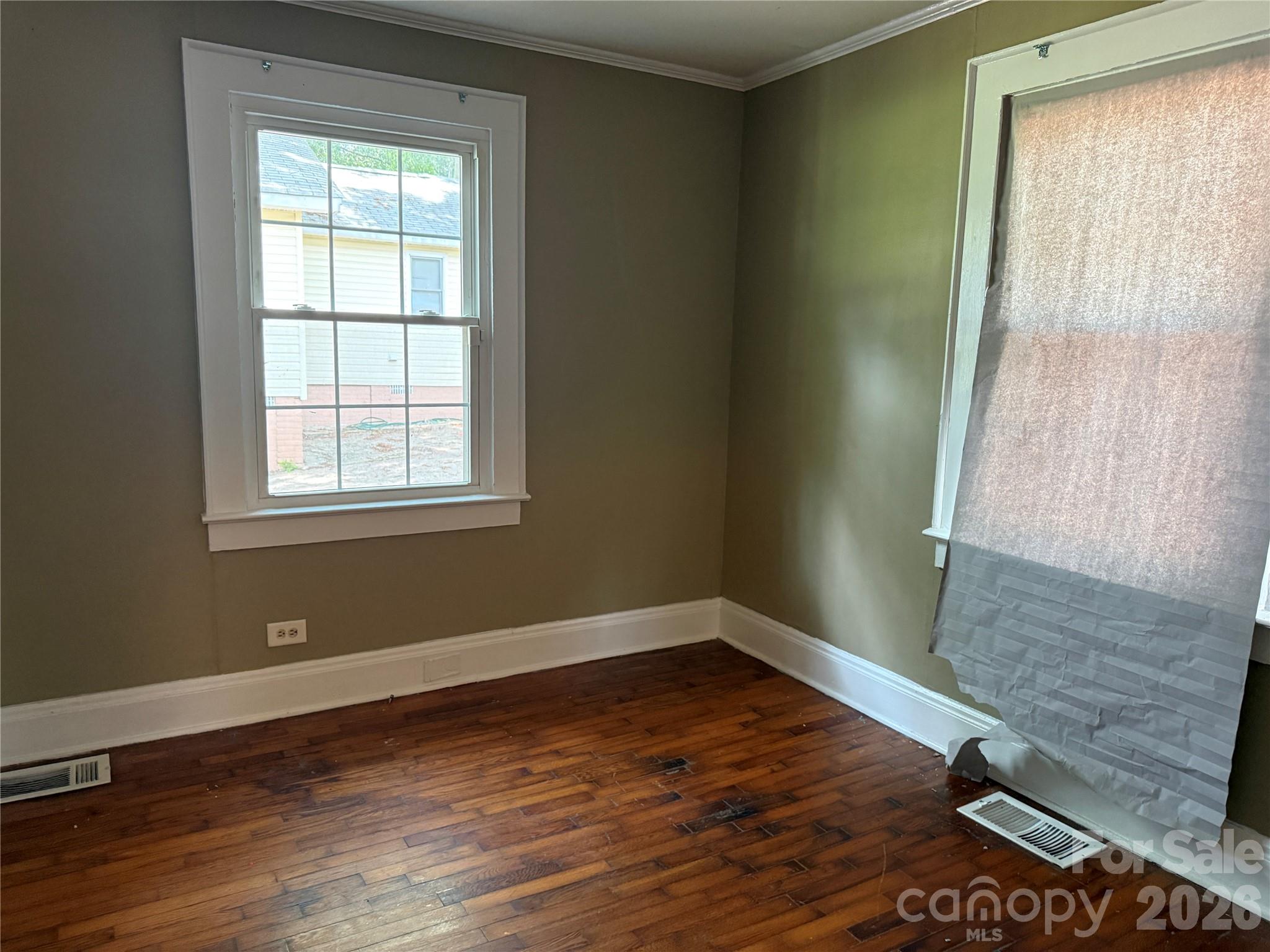 610 E 4th Avenue Property Photo 5